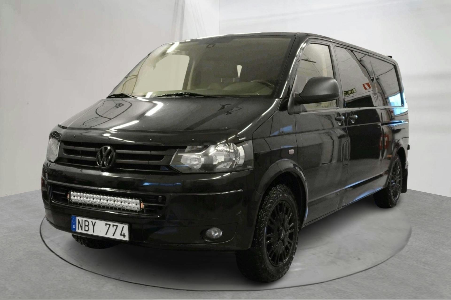 Presentationsfoto 1 av 14: VW Transporter Kombi T5 2.0 TDI 4MOTION (180hk) - 26 727 mil - Automat - svart - 2013