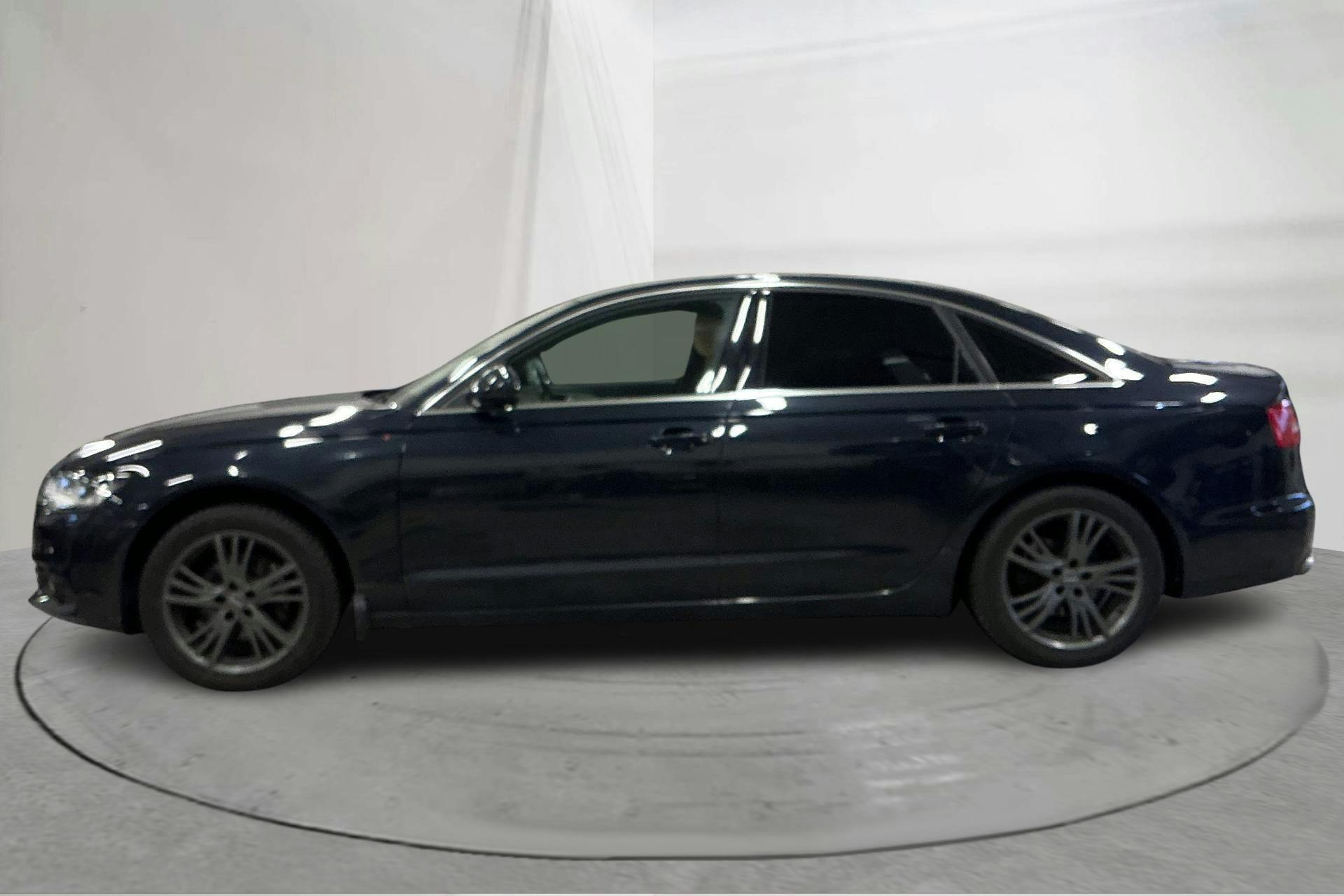 Presentationsfoto 2 av 12: Audi A6 2.0 TDI (177hk) - 16 503 mil - Manuell - blå - 2012