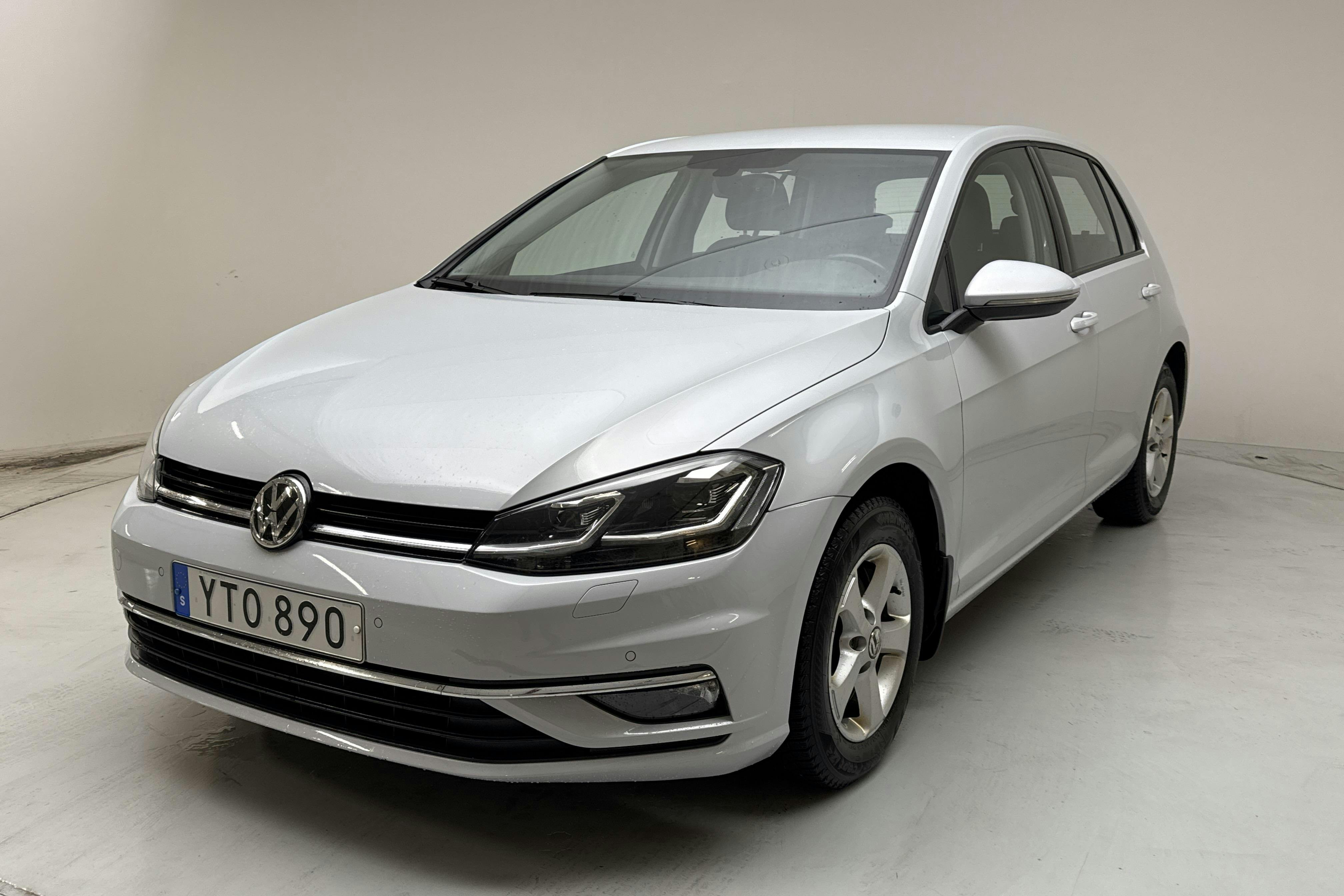 Presentation photo 1 of 13: VW Golf VII 1.0 TSI 5dr (115hk) - 70 350 km - Automatic - silver - 2019