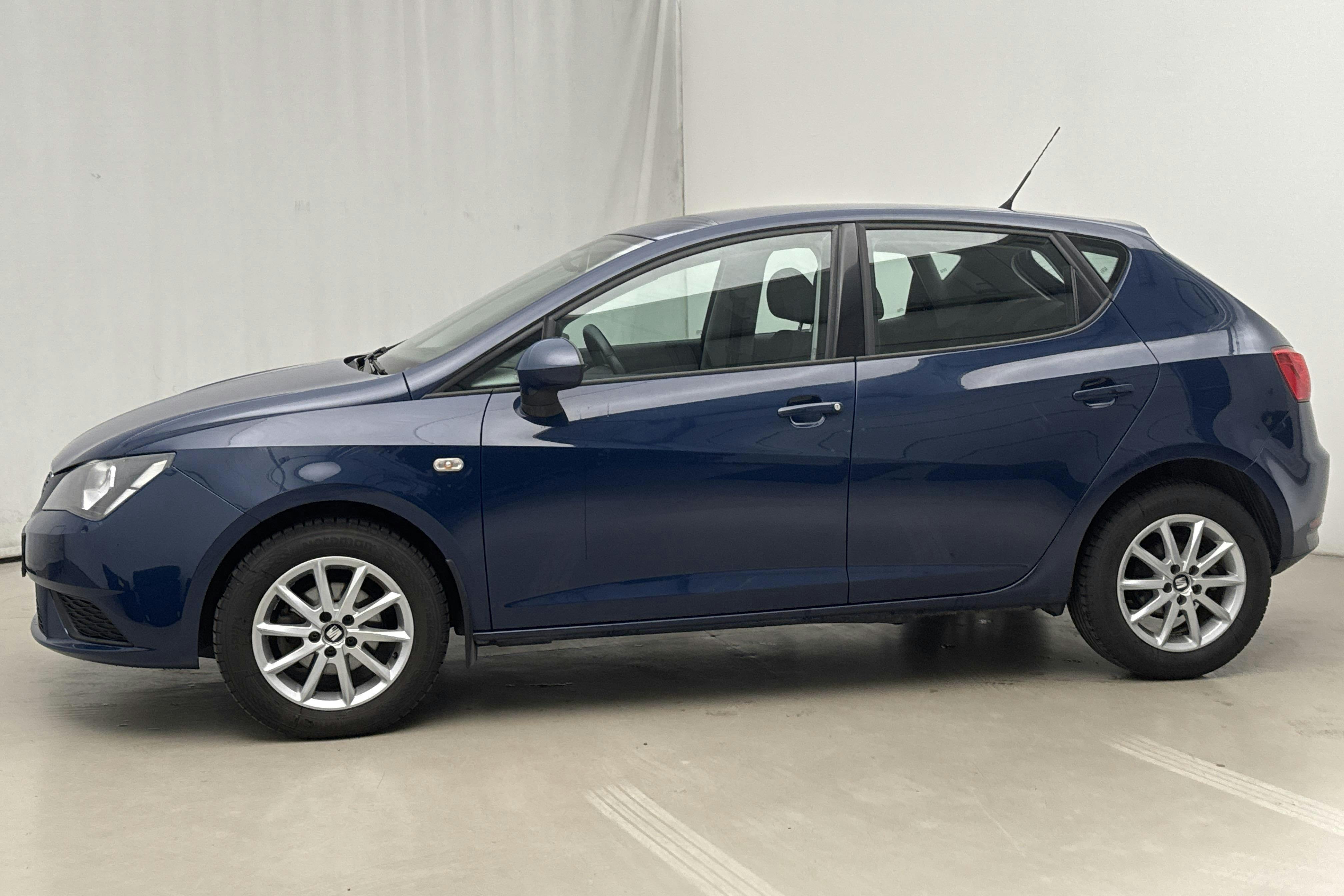 Presentationsfoto 2 av 14: Seat Ibiza 1.2 TSI 5dr (90hk) - 12 911 mil - Manuell - blå - 2017