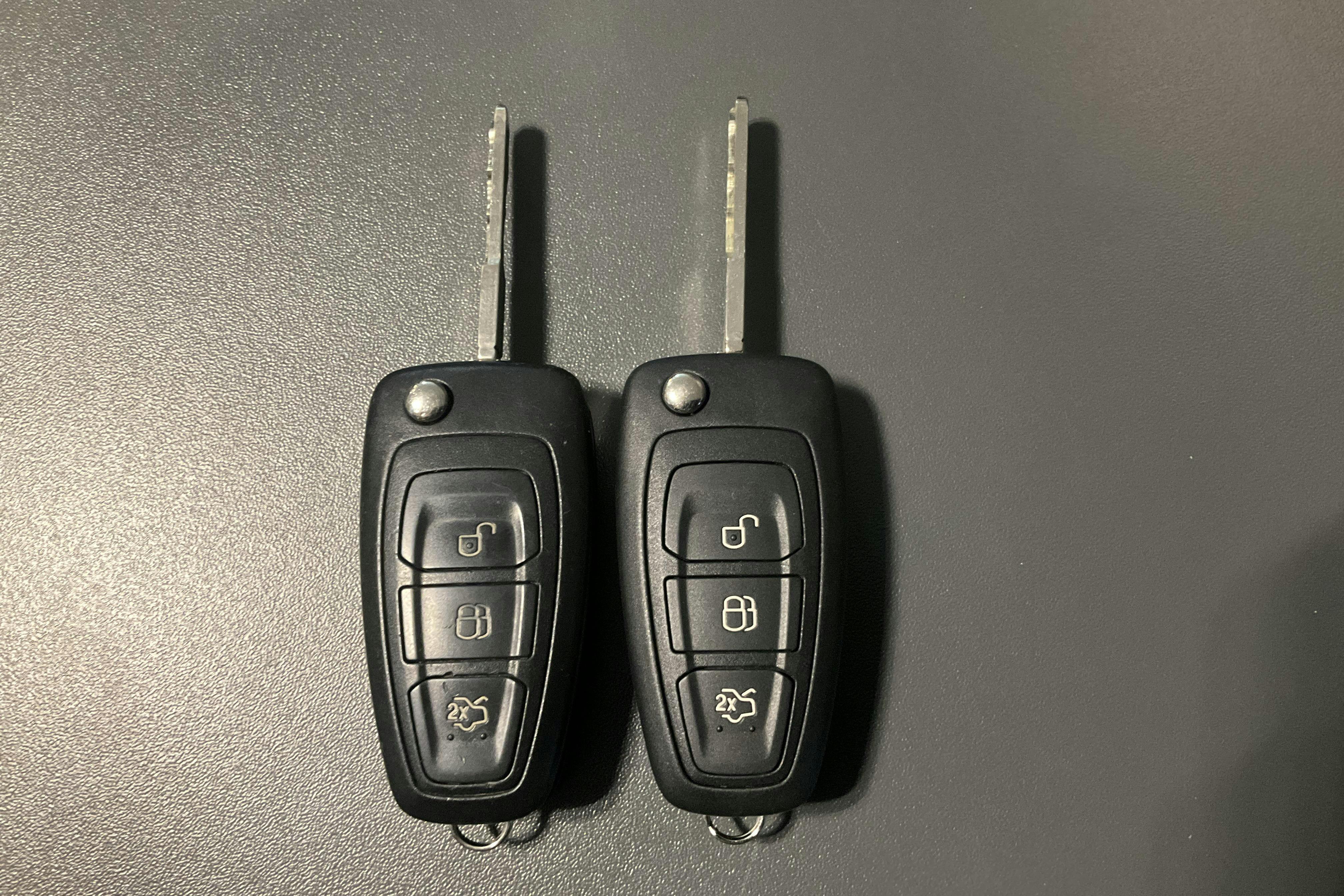 Presentationsfoto 14 av 14: Ford C-MAX 1.5 TDCi Econetic (105hk) - 6 010 mil - Manuell - vit - 2016