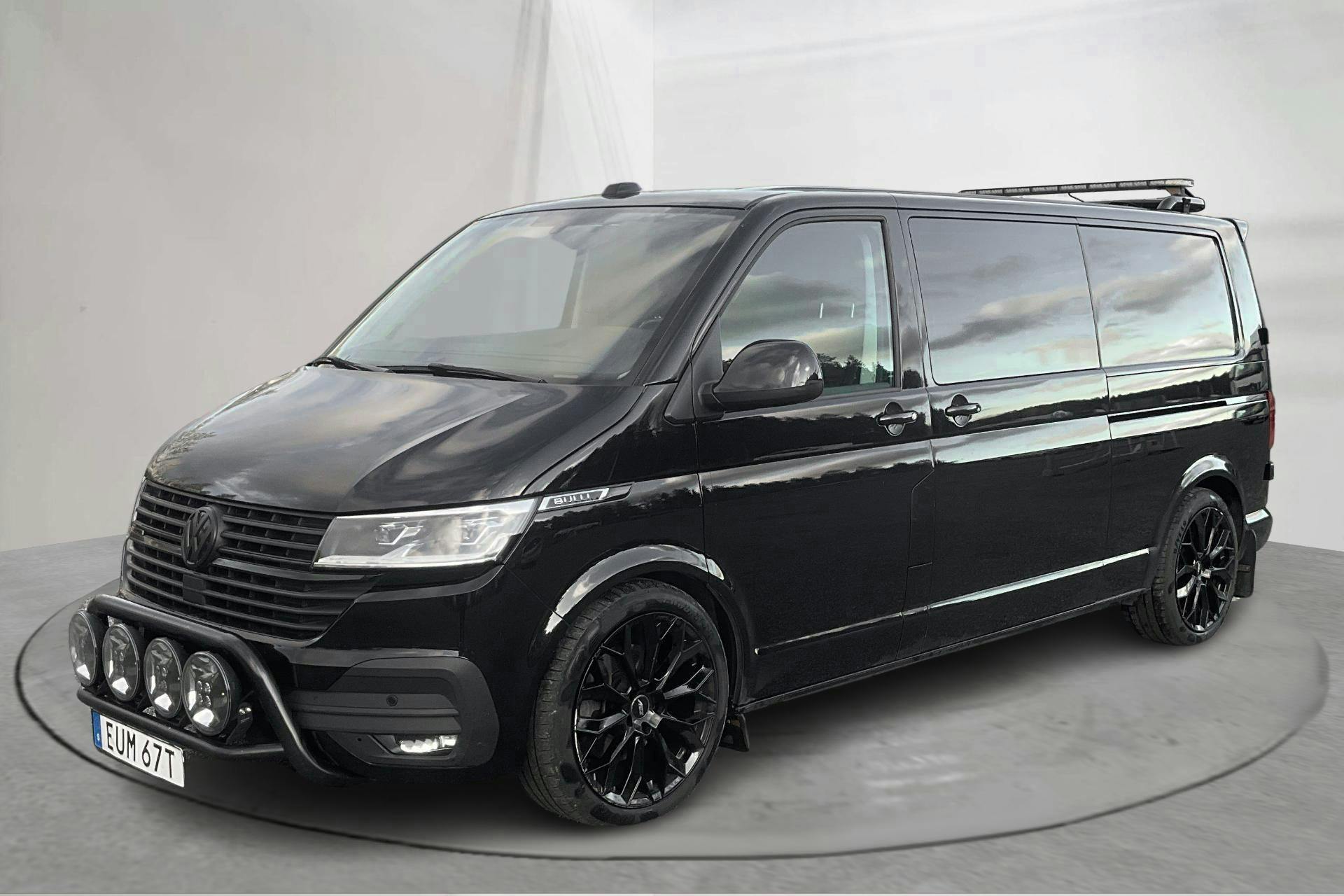 Presentationsfoto 1 av 15: VW Transporter  Kombi T6.1 Skåp TDI 4MOTION (204hk) - 7 557 mil - Automat - svart - 2022