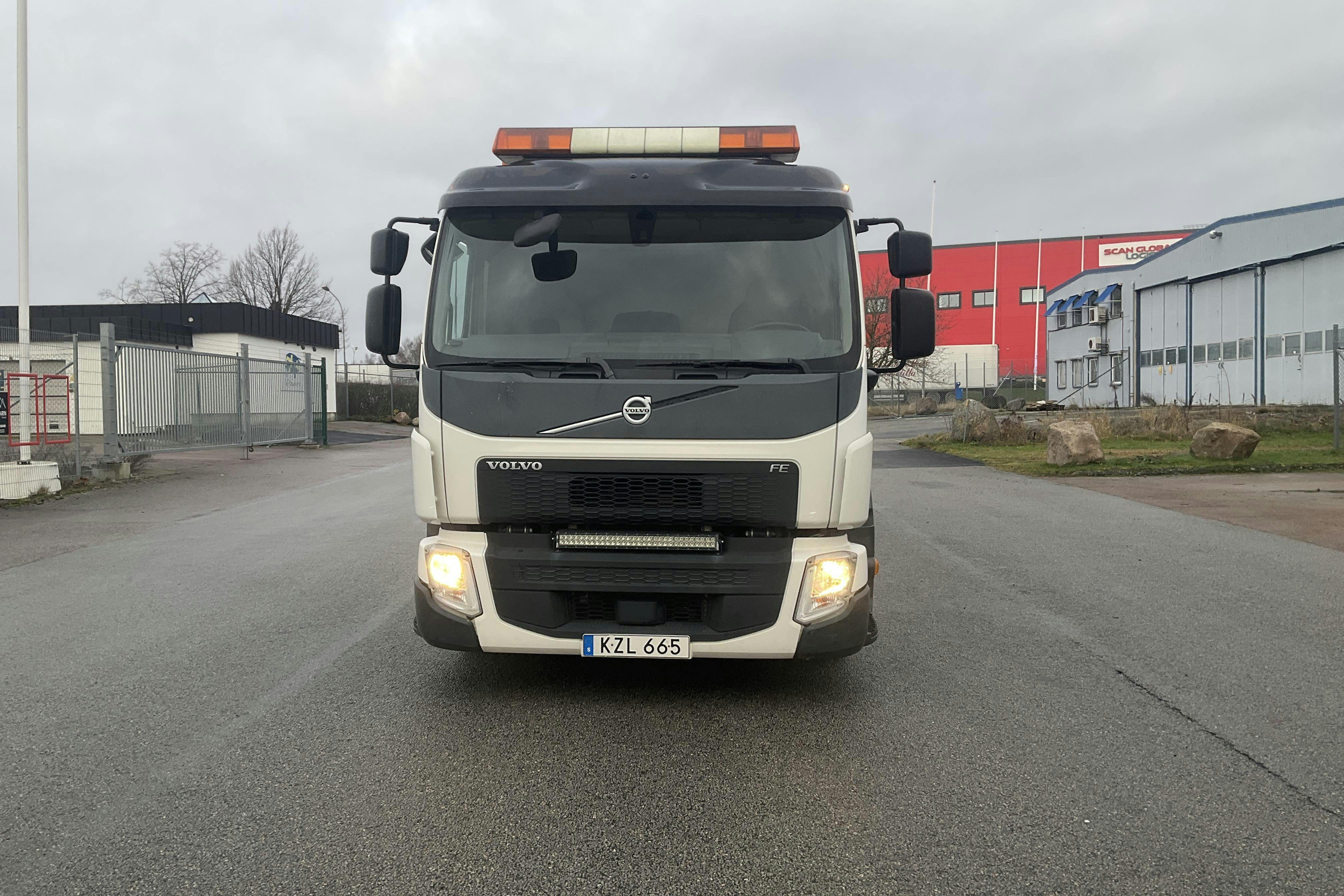 Presentation photo 2 of 45: Volvo FE320 Sopbil - 166 921 km - Automatic - white - 2015