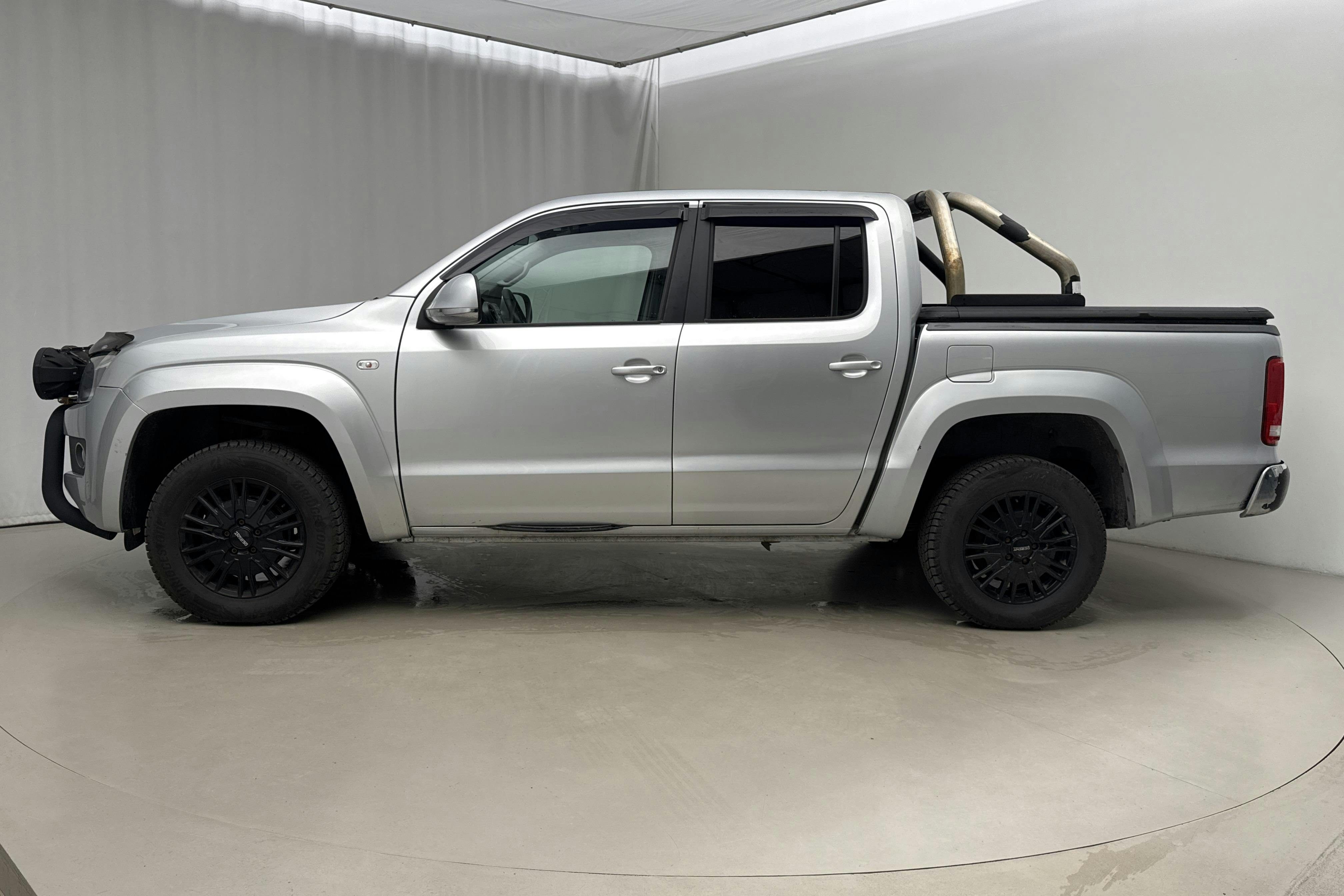 Esittelykuva 2 osoitteesta 16: VW Amarok 2.0 TDI 4motion (180hk) - 219 160 km - Automaattinen - hopea - 2016