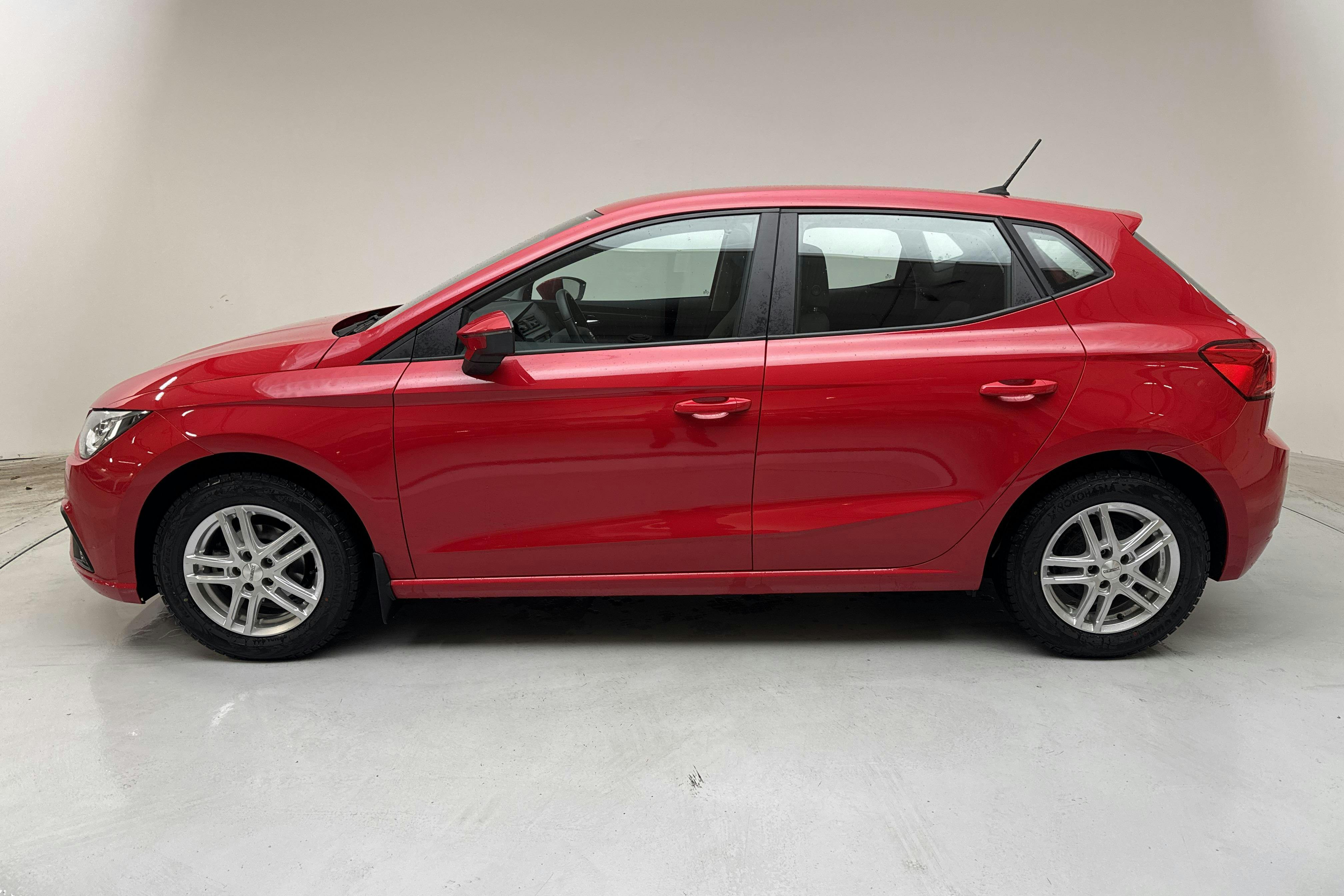 Presentationsfoto 2 av 13: Seat Ibiza 1.0 TGI 5dr (90hk) - 1 118 mil - Manuell - röd - 2021
