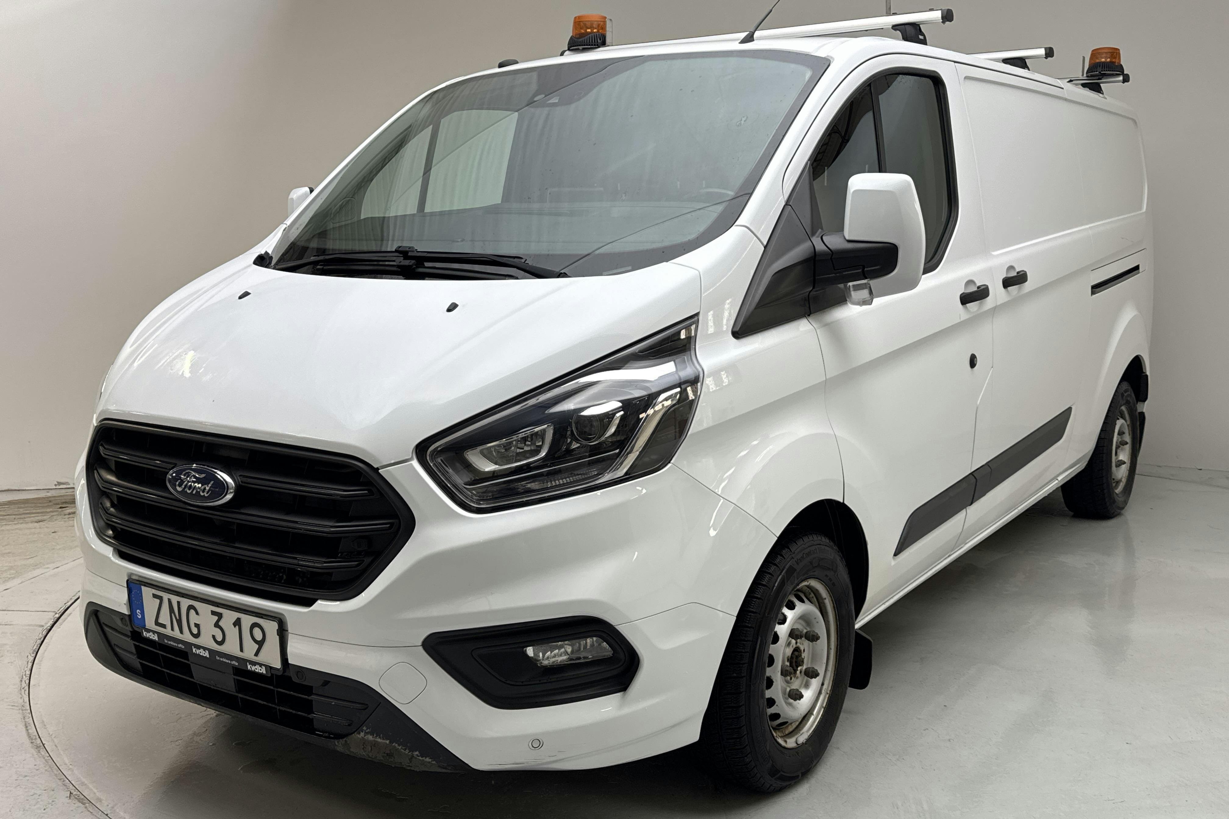 Presentationsfoto 1 av 12: Ford Transit Custom 300 (130hk) - 6 136 mil - Automat - vit - 2018