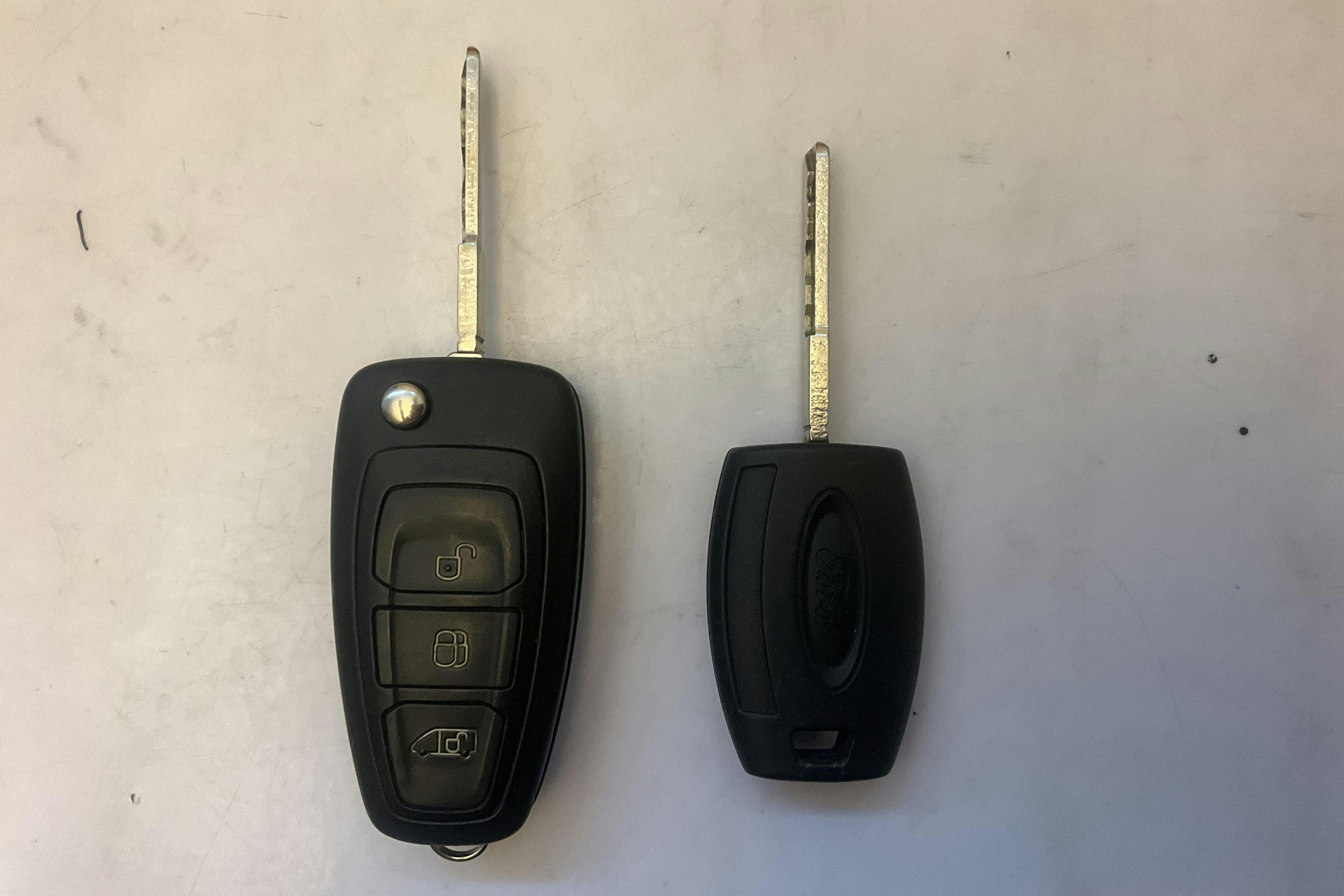 Presentationsfoto 12 av 12: Ford Transit Custom 300 (130hk) - 6 136 mil - Automat - vit - 2018