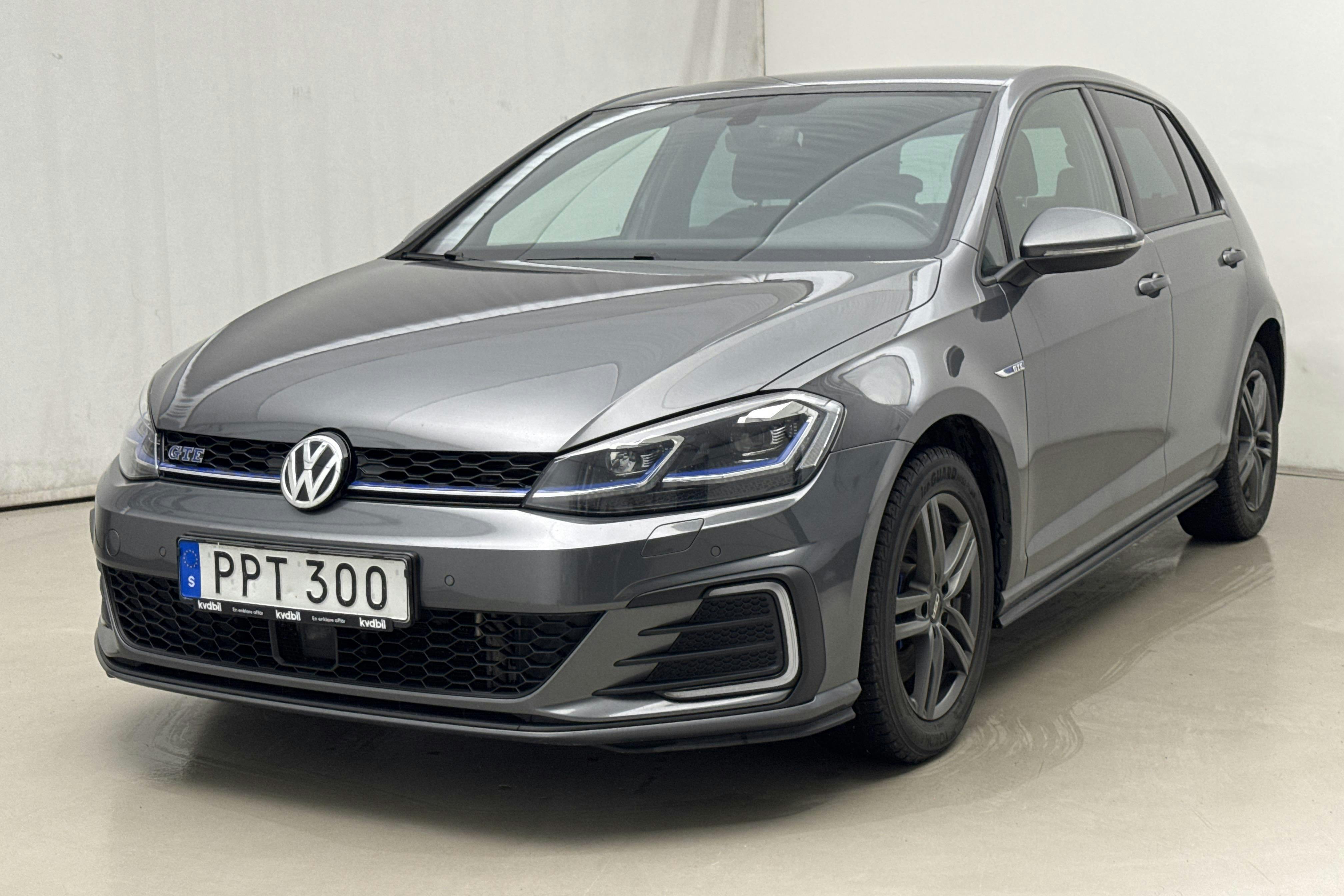 Presentationsfoto 1 av 23: VW Golf VII GTE 5dr (204hk) - 10 508 mil - Automat - Dark Grey - 2017
