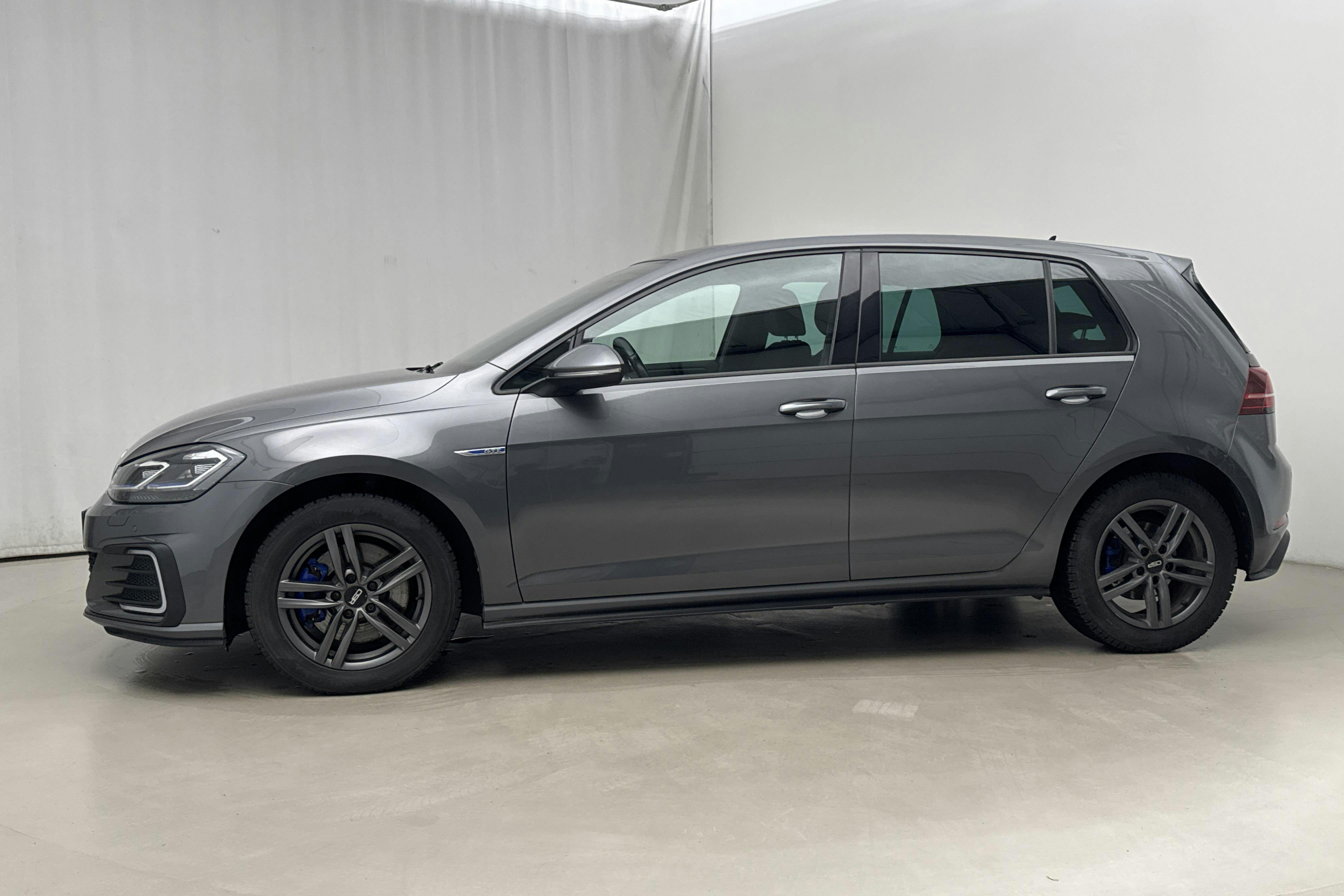 Presentationsfoto 2 av 23: VW Golf VII GTE 5dr (204hk) - 10 508 mil - Automat - Dark Grey - 2017
