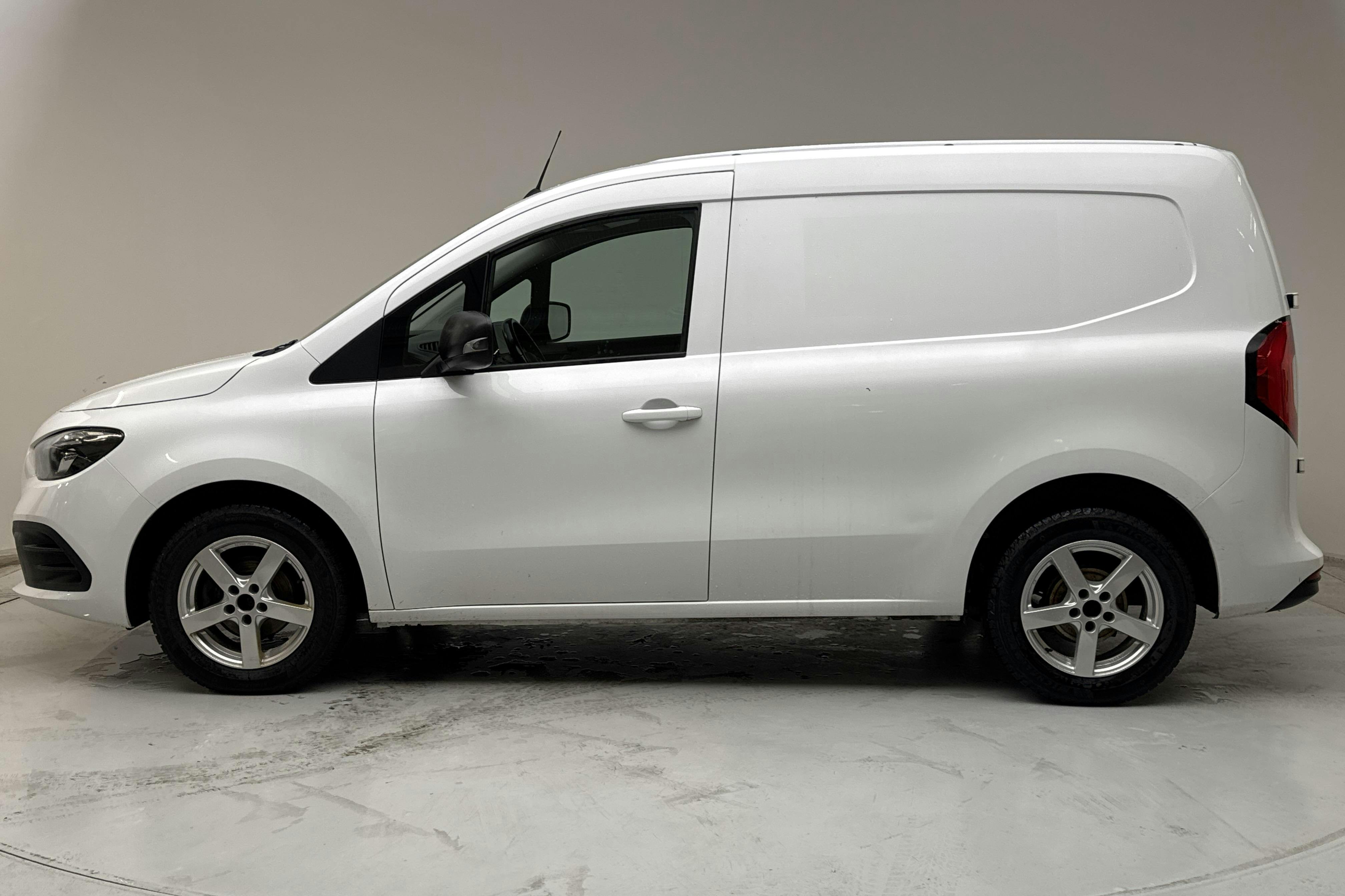 Presentationsfoto 2 av 14: Mercedes Citan 110 1.5 CDI (95hk) - 10 703 mil - Manuell - vit - 2022