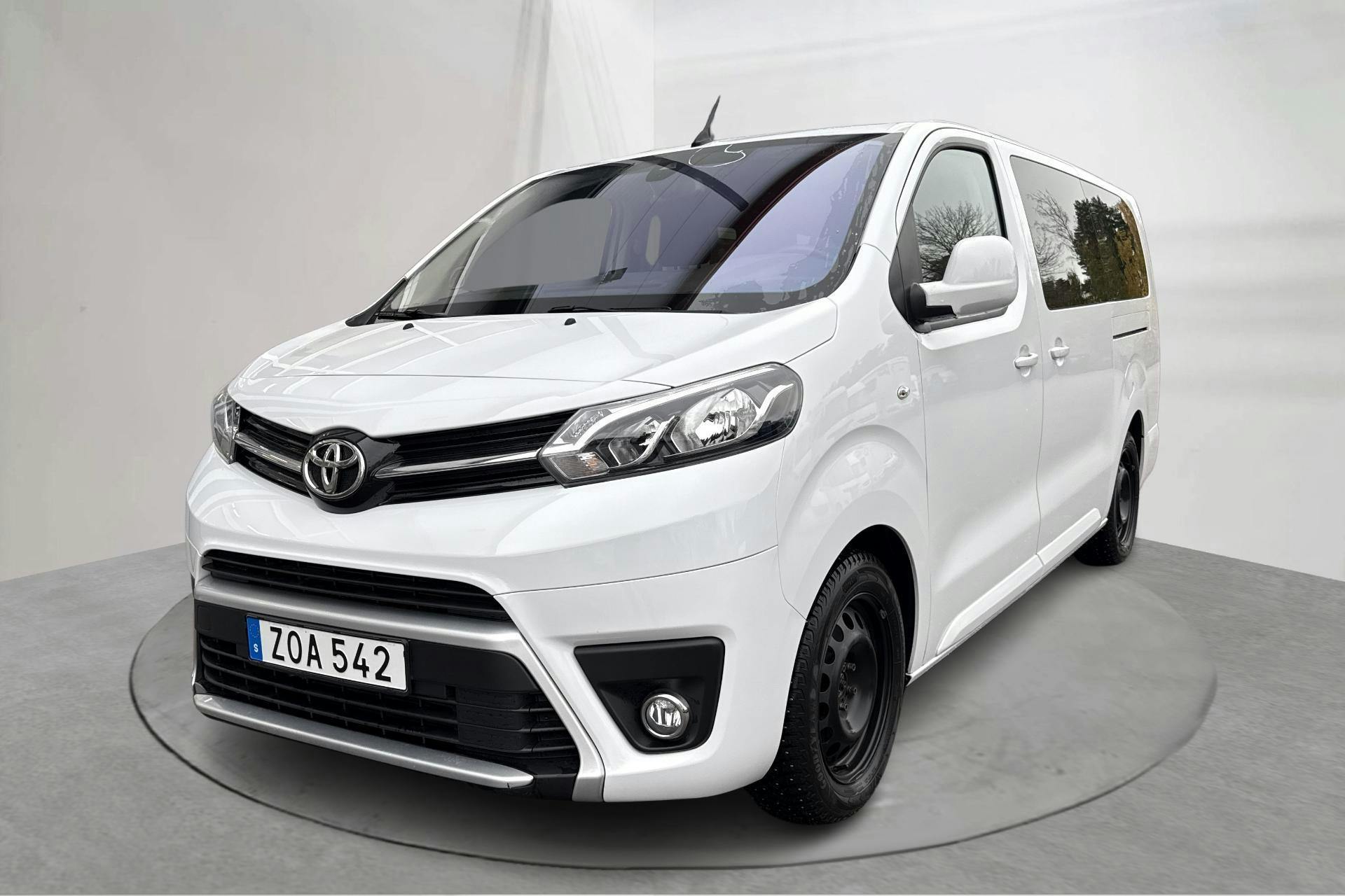 Esittelykuva 1 osoitteesta 14: Toyota PROACE Verso 2.0D (140hk) - 42 580 km - Manuaalinen - valkoinen - 2024