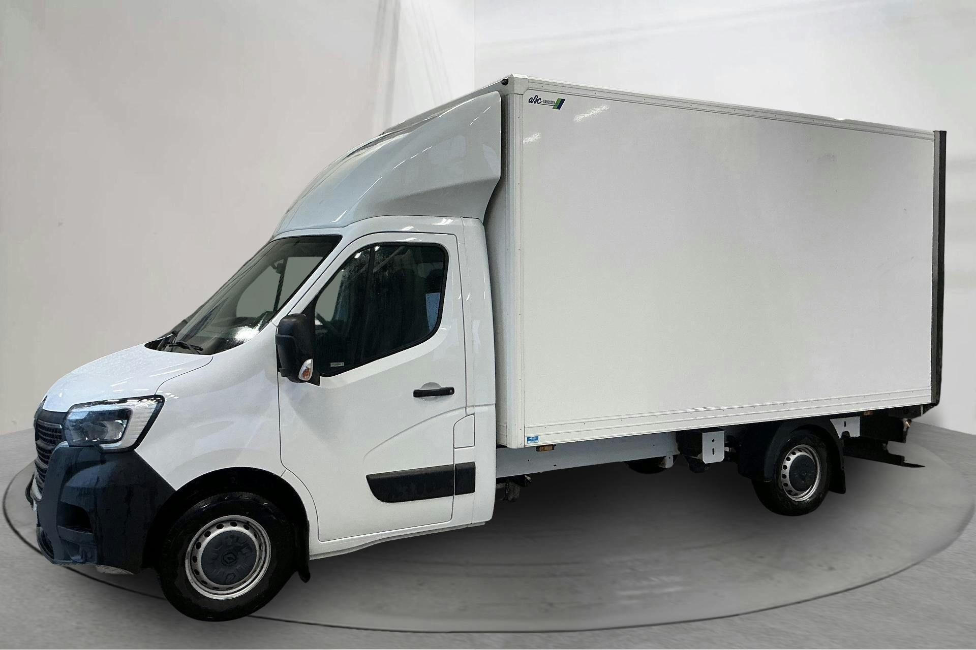 Esittelykuva 1 osoitteesta 13: Renault Master 2.3 dCi Volymskåp 2WD (145hk) - 66 710 km - Manuaalinen - valkoinen - 2023