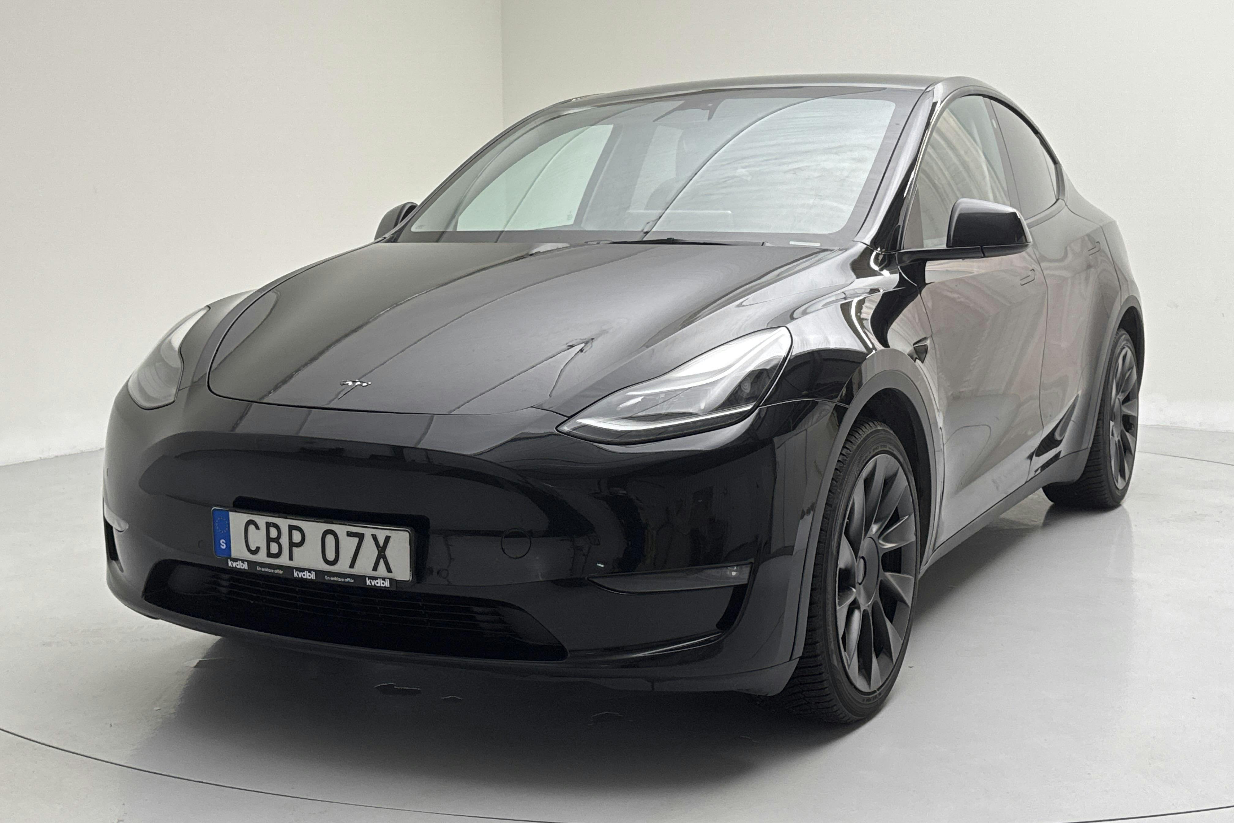 Presentationsfoto 1 av 17: Tesla Model Y Long Range Dual Motor AWD - 10 920 mil - Automat - svart - 2022
