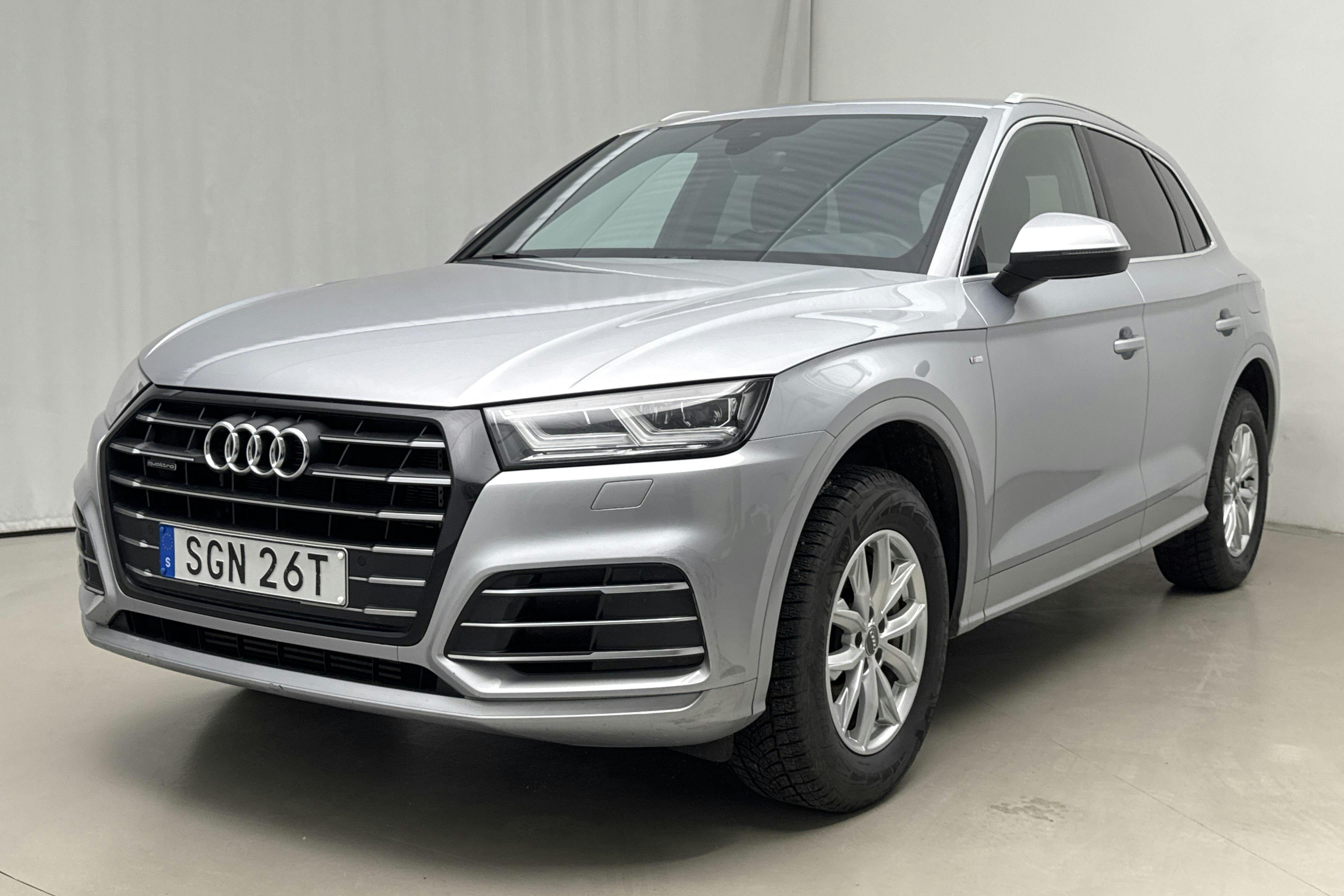 Audi Q5 55 TFSI e quattro (367hk) - 8 798 mil - Automat - silver - 2020