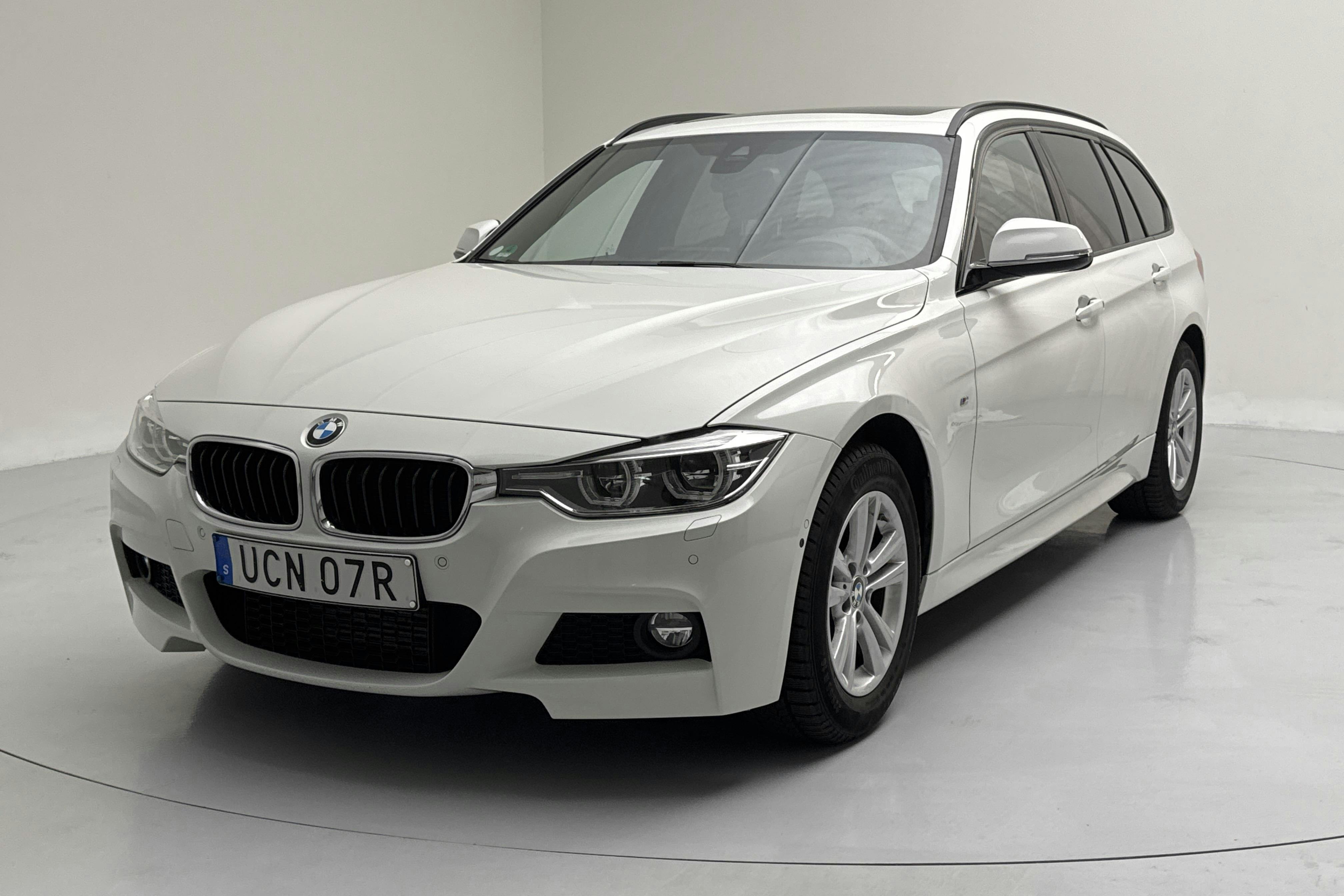 BMW 320d xDrive Touring, F31 (190hk) - 5 656 mil - Automat - vit - 2019