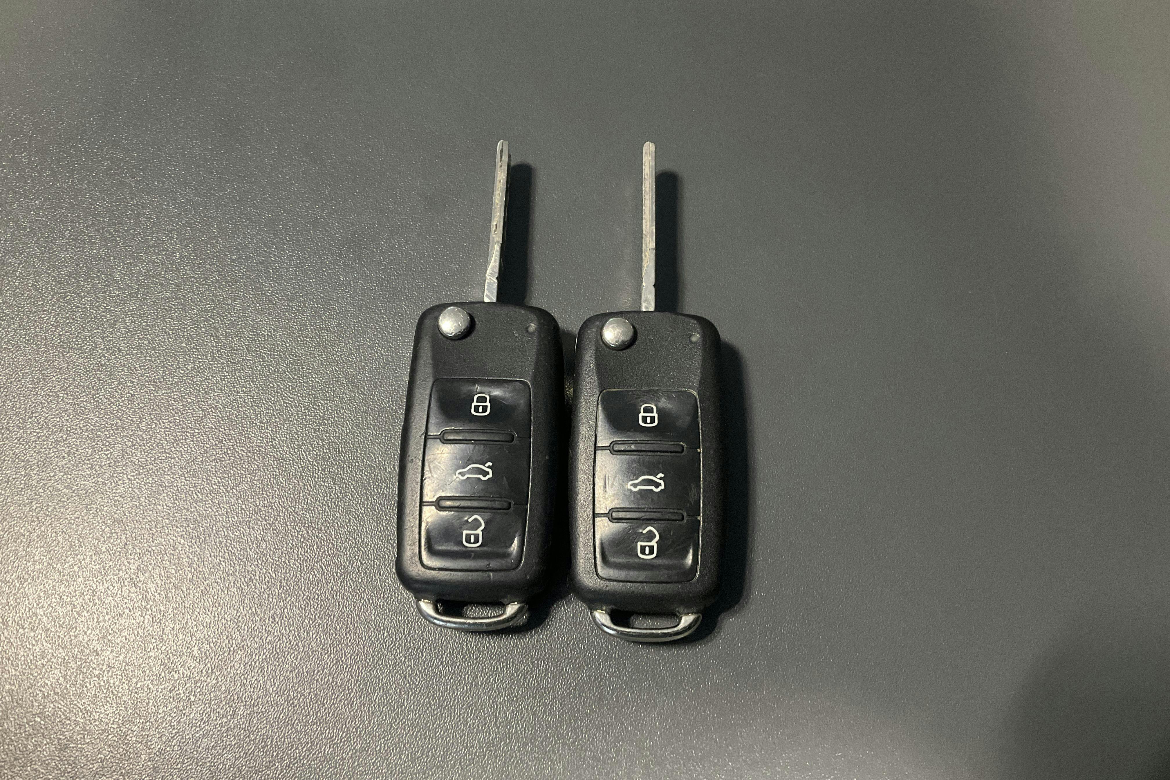 Presentationsfoto 15 av 15: VW Caddy 2.0 Ecofuel Skåp (109hk) - 9 047 mil - Manuell - vit - 2012