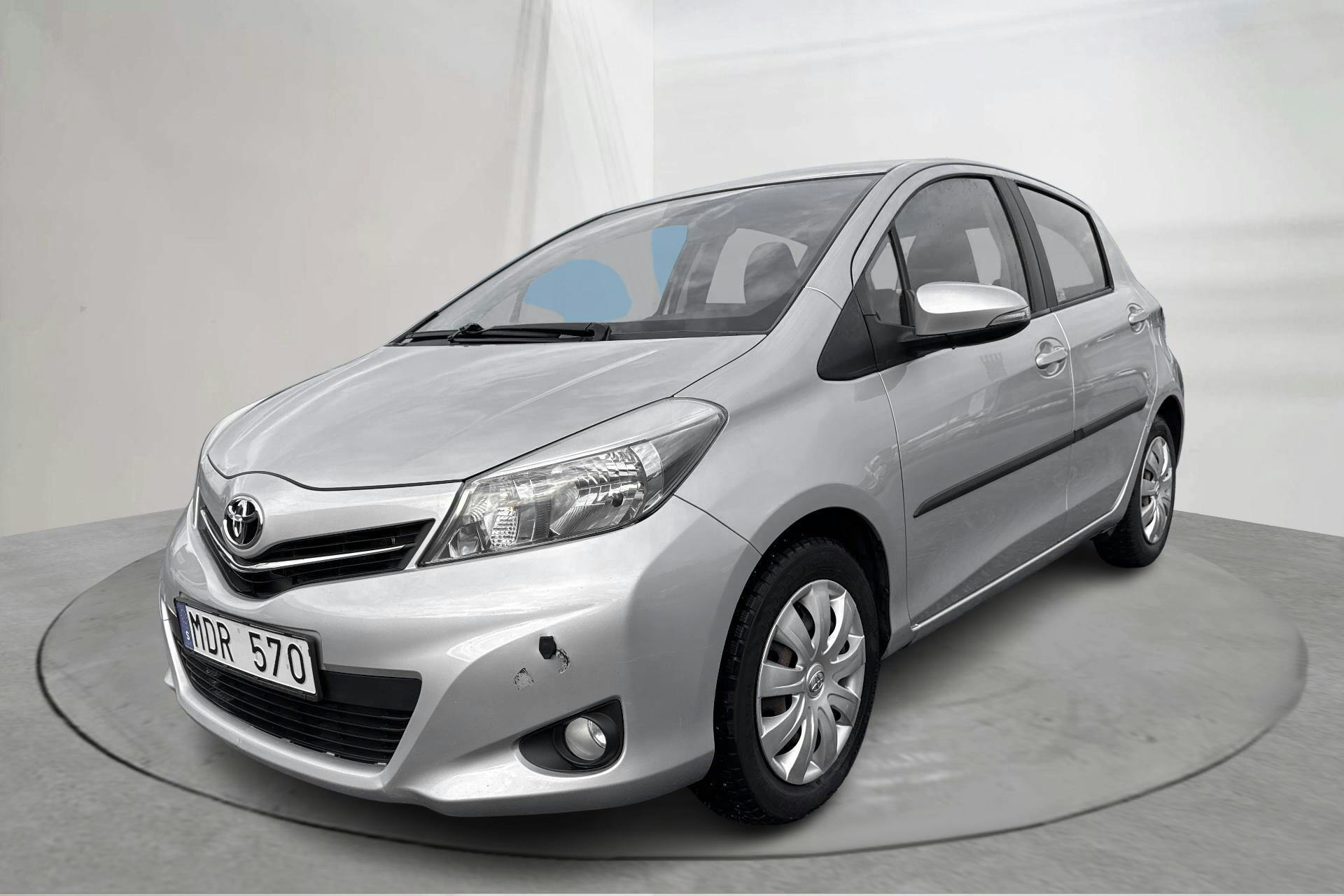 Toyota Yaris 1.33 5dr (100hk) - 11 722 mil - Automat - silver - 2012