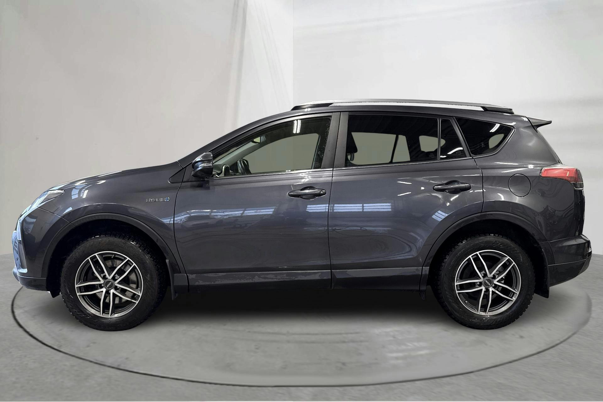 Presentation photo 2 of 17: Toyota RAV4 2.5 HSD AWD (197hk) - 115 340 km - Automatic - Dark Grey - 2018