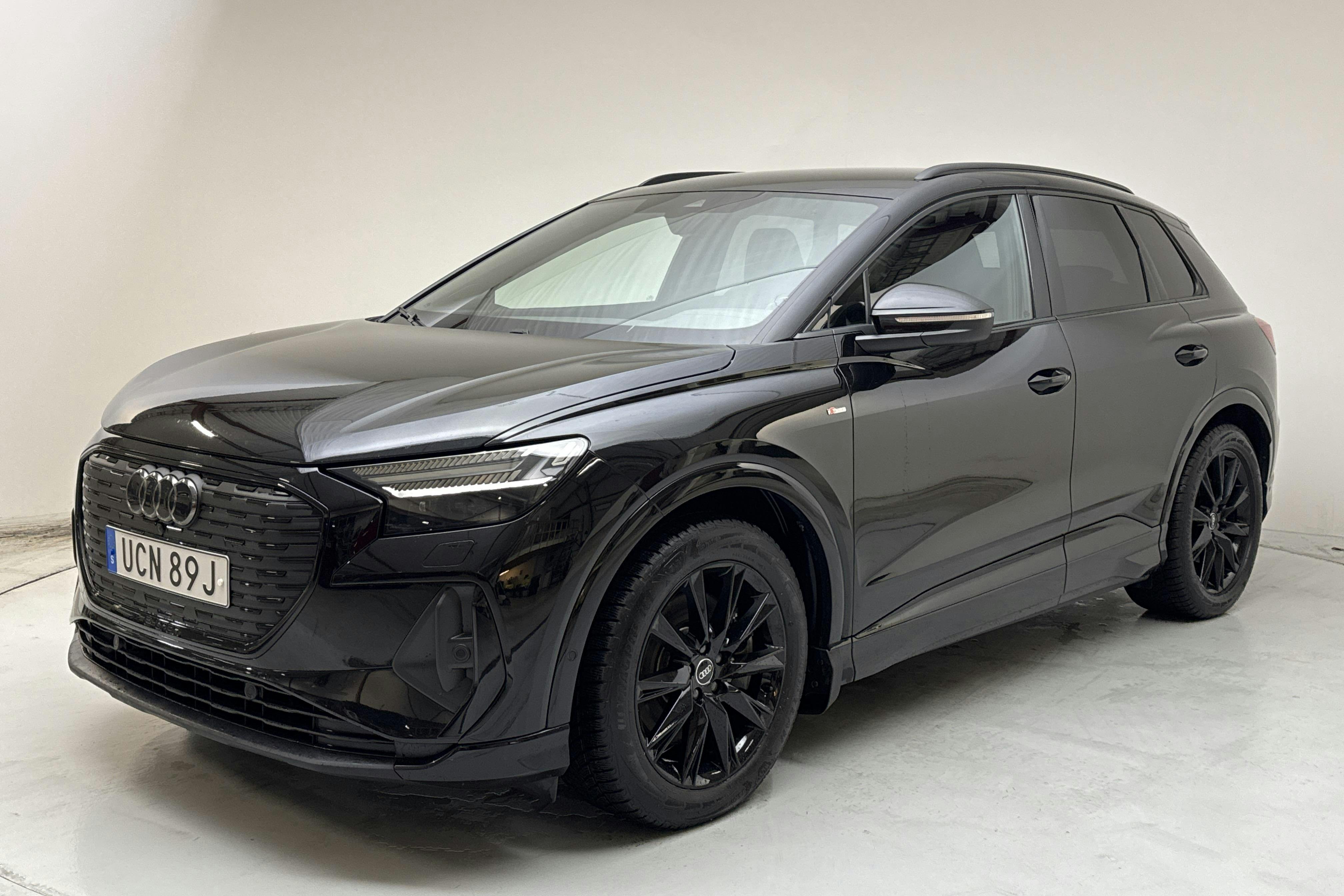Presentation photo 1 of 22: Audi Q4 50 e-tron quattro 77kWh (299hk) - 121 000 km - Automatic - black - 2023