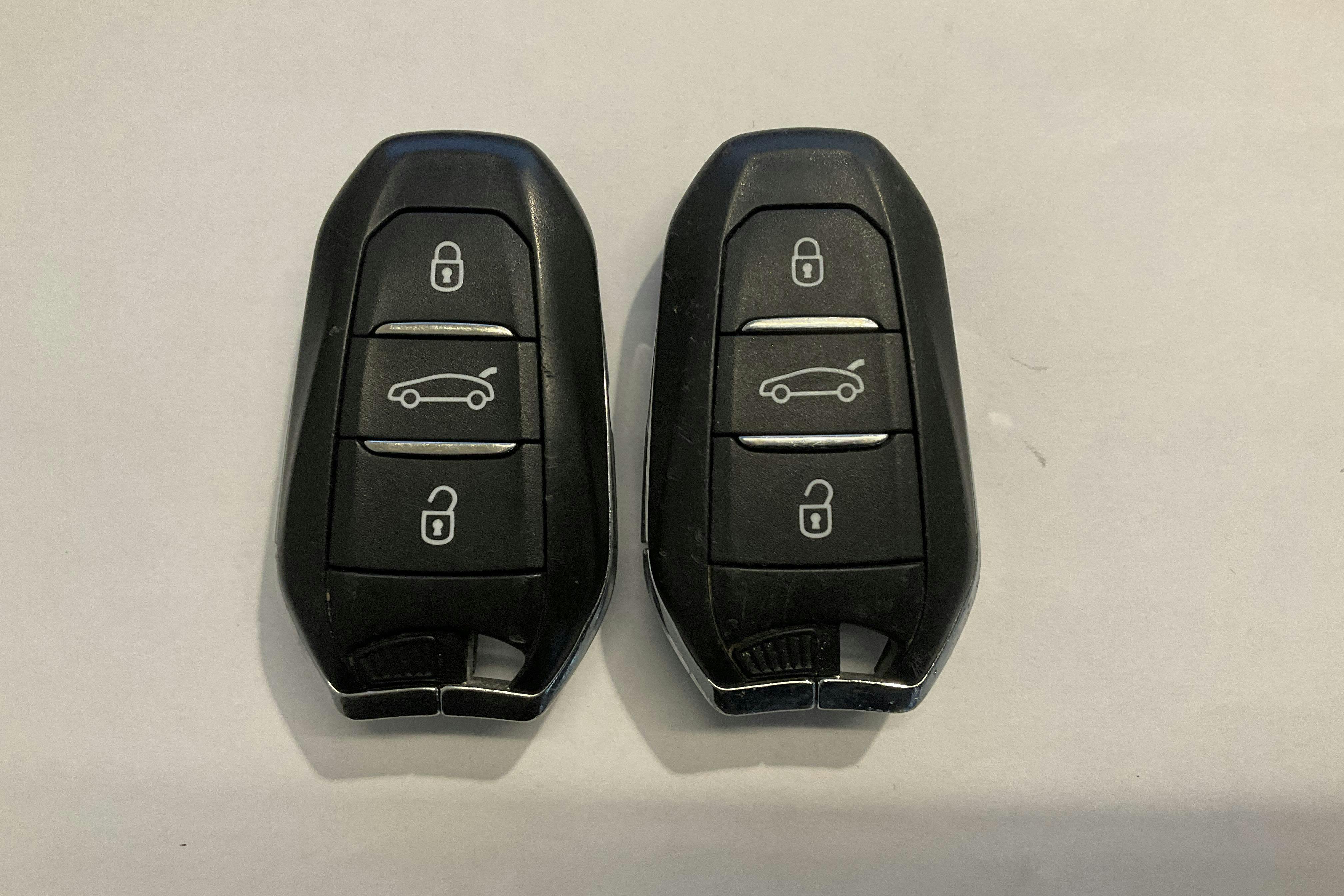 Presentation photo 13 of 13: Peugeot 308 SW BlueHDi (180hk) - 146 870 km - Automatic - blue - 2016