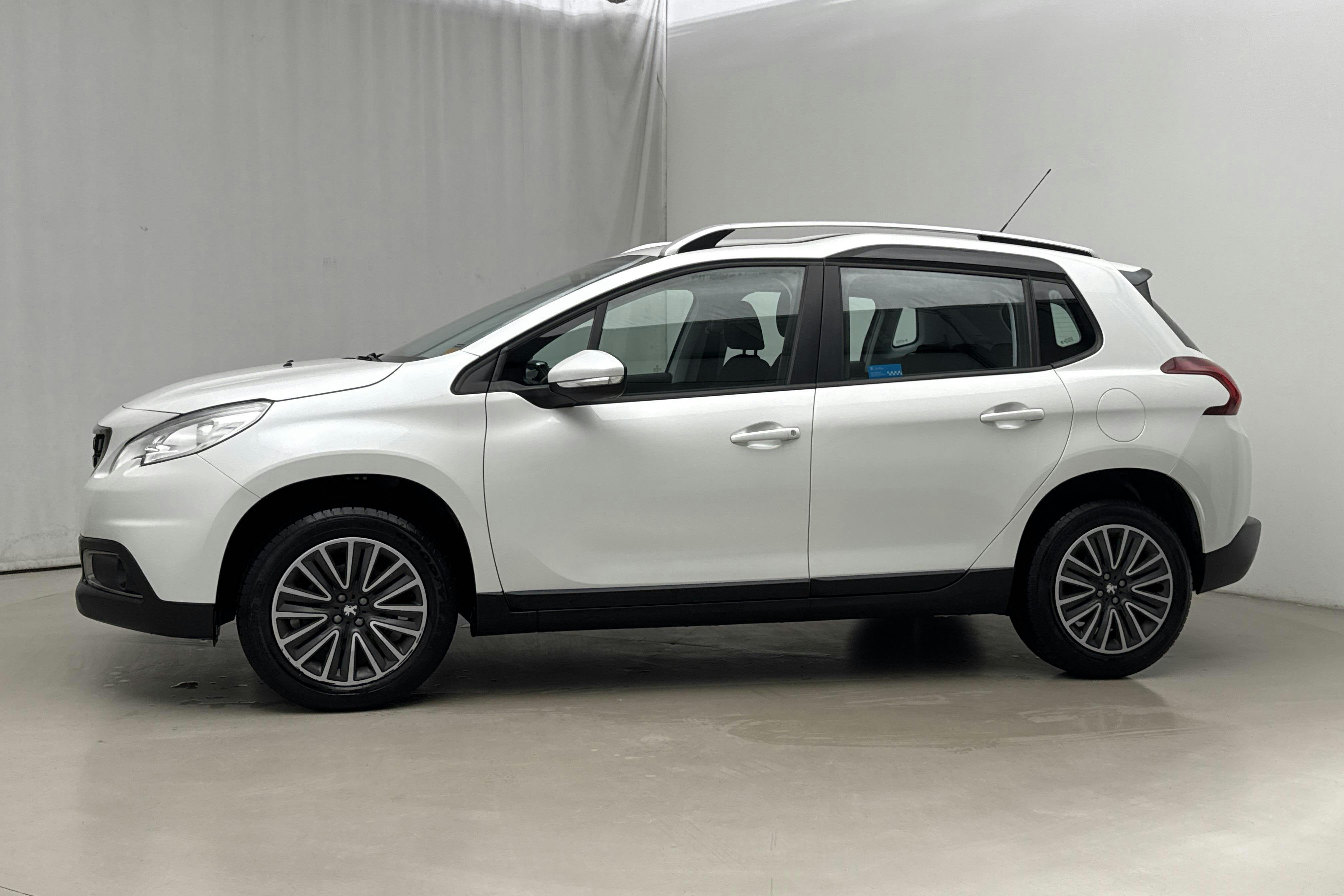 Esitlusfoto 2 aadressil 15: Peugeot 2008 1.2 VTi (82hk) - 31 600 km - Käsitsi - valge - 2016