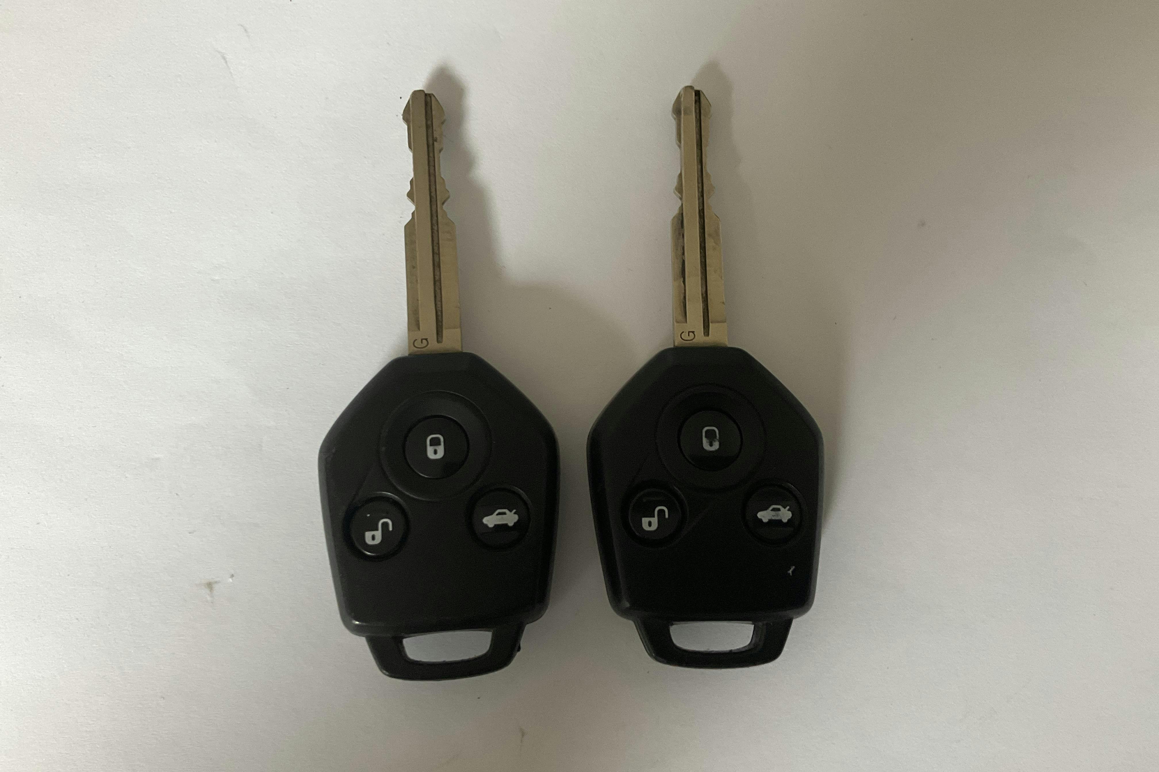 Presentation photo 12 of 12: Subaru XV 2.0D (147hk) - 151 670 km - Manual - red - 2012