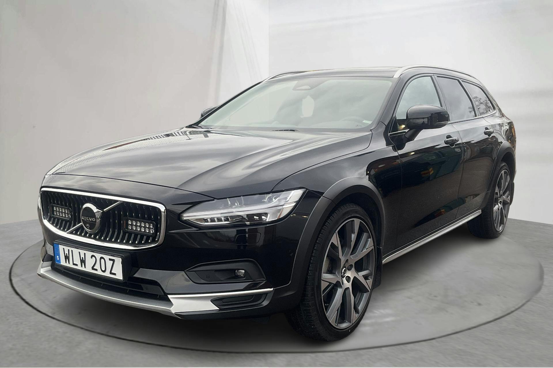 Presentationsfoto 1 av 16: Volvo V90 B5 Cross Country AWD Mildhybrid, Bensin (250hk) - 4 956 mil - Automat - svart - 2024