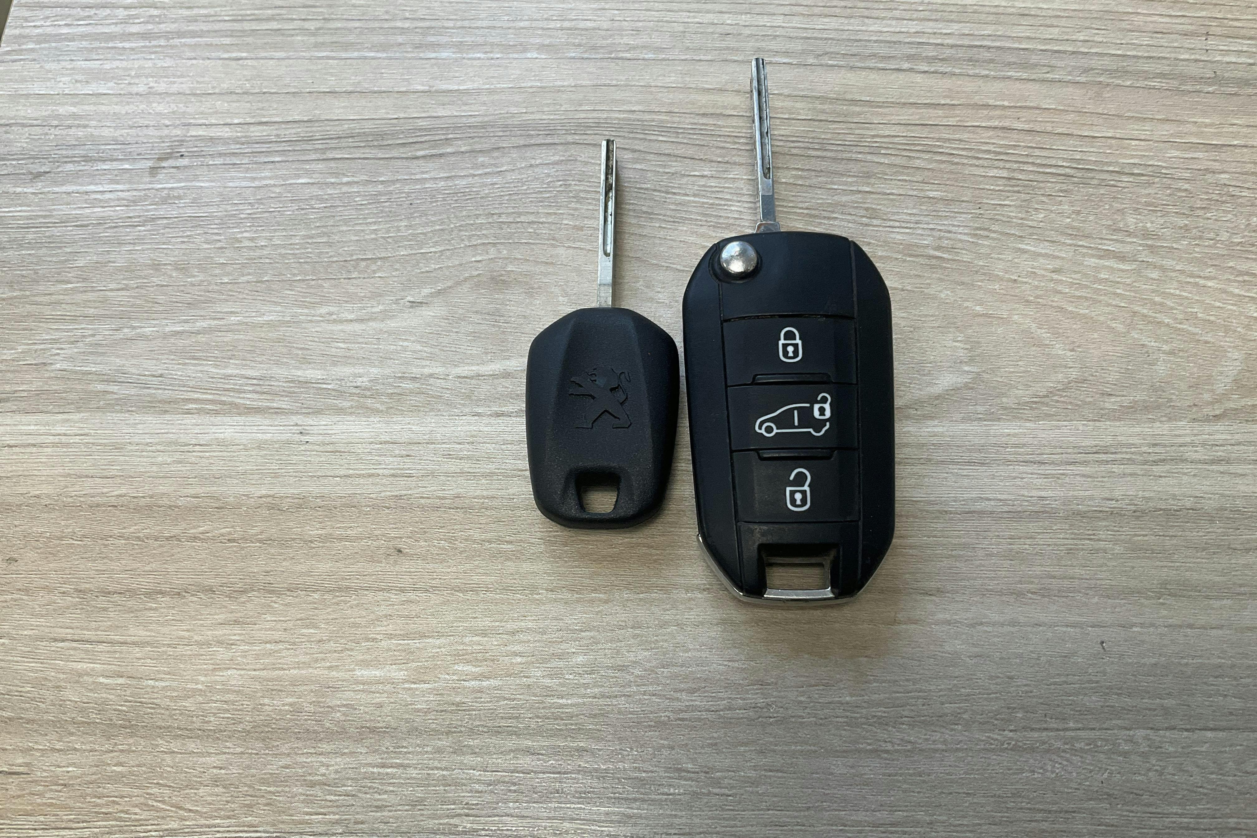 Presentationsfoto 13 av 13: Peugeot Expert BlueHDi 4x4 Skåp (120hk) - 32 124 mil - Manuell - vit - 2017