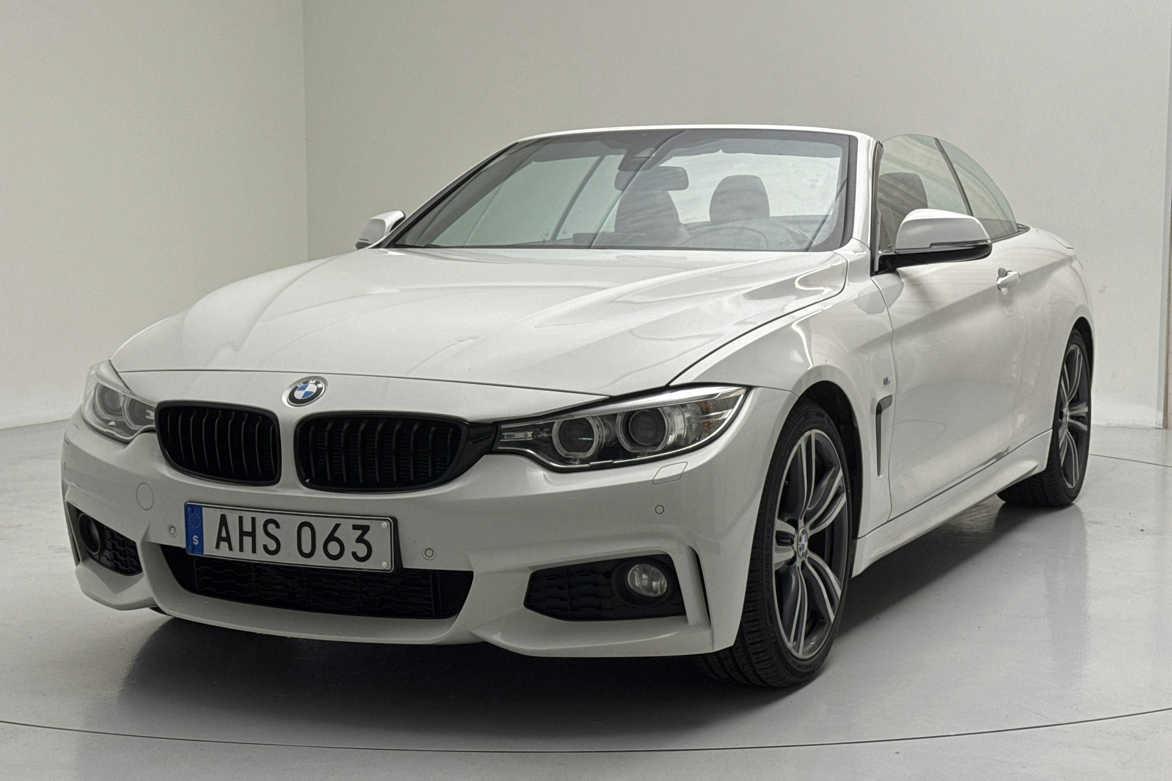 Presentationsfoto 1 av 19: BMW 428i Cabriolet, F33 (245hk) - 16 069 mil - Automat - vit - 2014