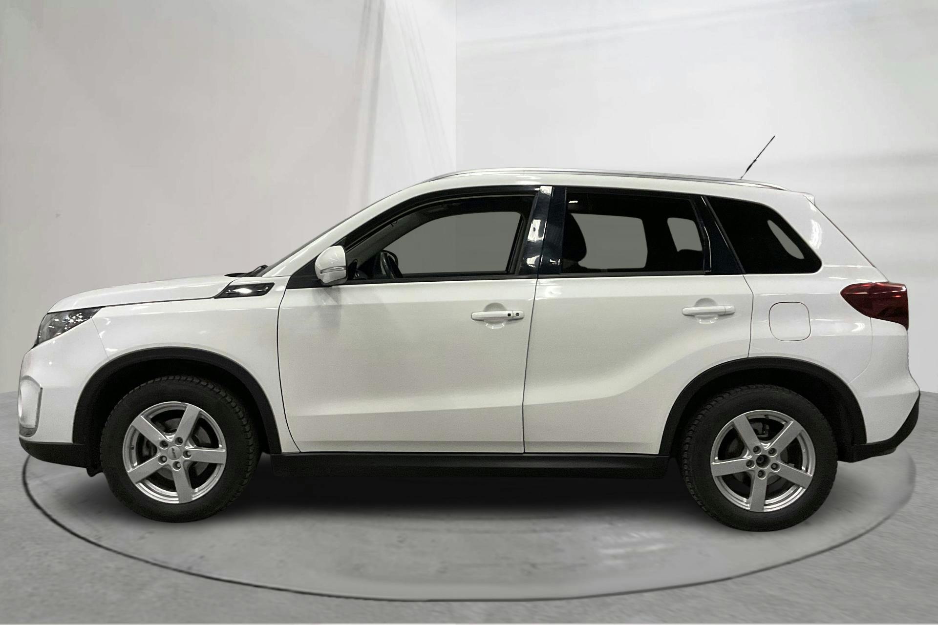 Presentationsfoto 2 av 17: Suzuki Vitara 1.4T Boosterjet Allgrip 4x4 (140hk) - 14 724 mil - Automat - vit - 2019