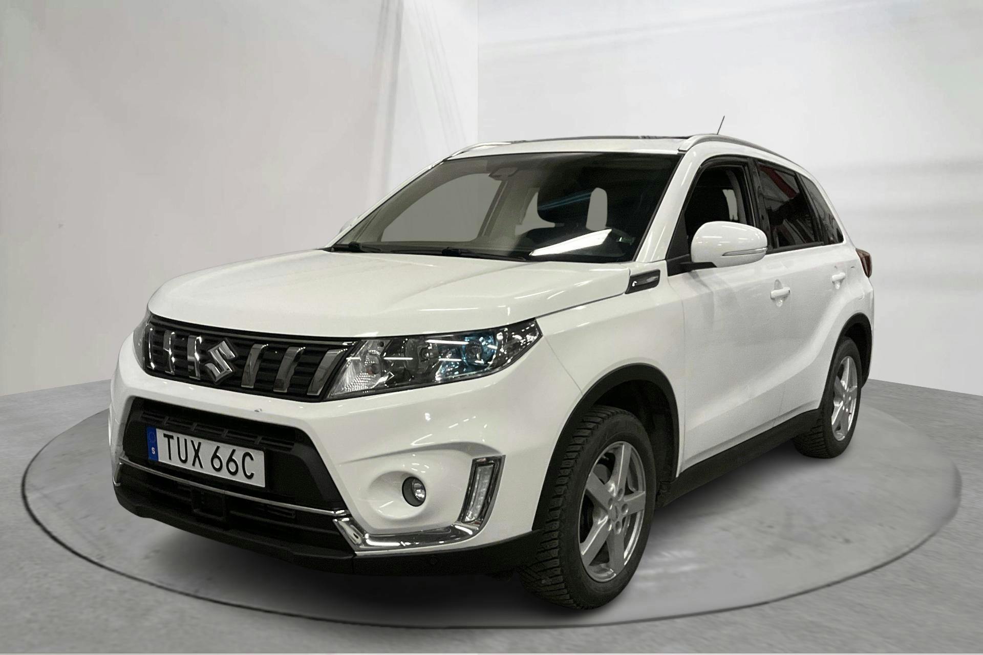 Presentationsfoto 1 av 18: Suzuki Vitara 1.4T Boosterjet Allgrip 4x4 (140hk) - 9 711 mil - Automat - vit - 2019