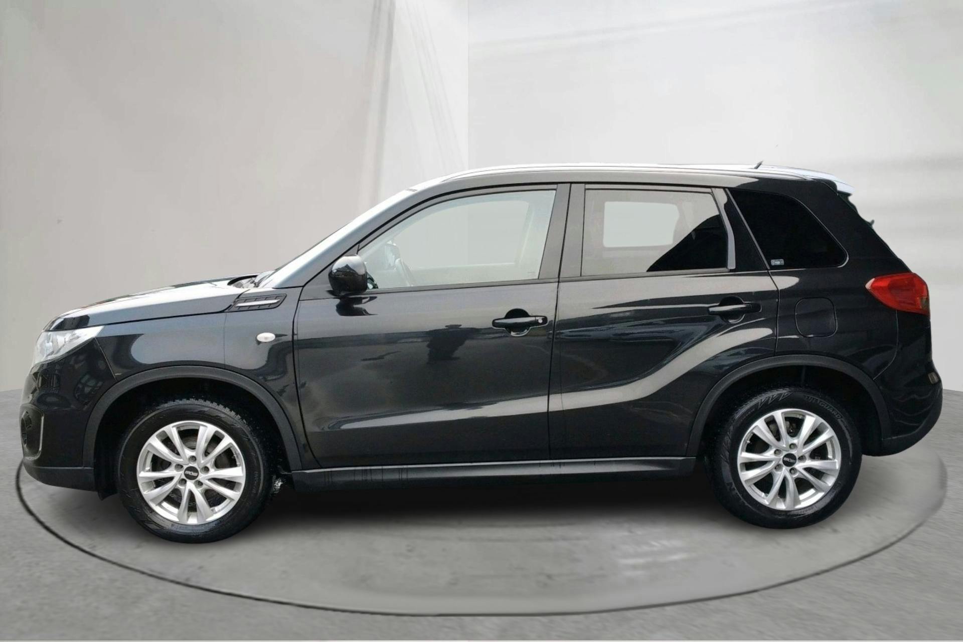 Presentation photo 2 of 17: Suzuki Vitara 1.6 Allgrip 4x4 (120hk) - 93 320 km - Automatic - black - 2018