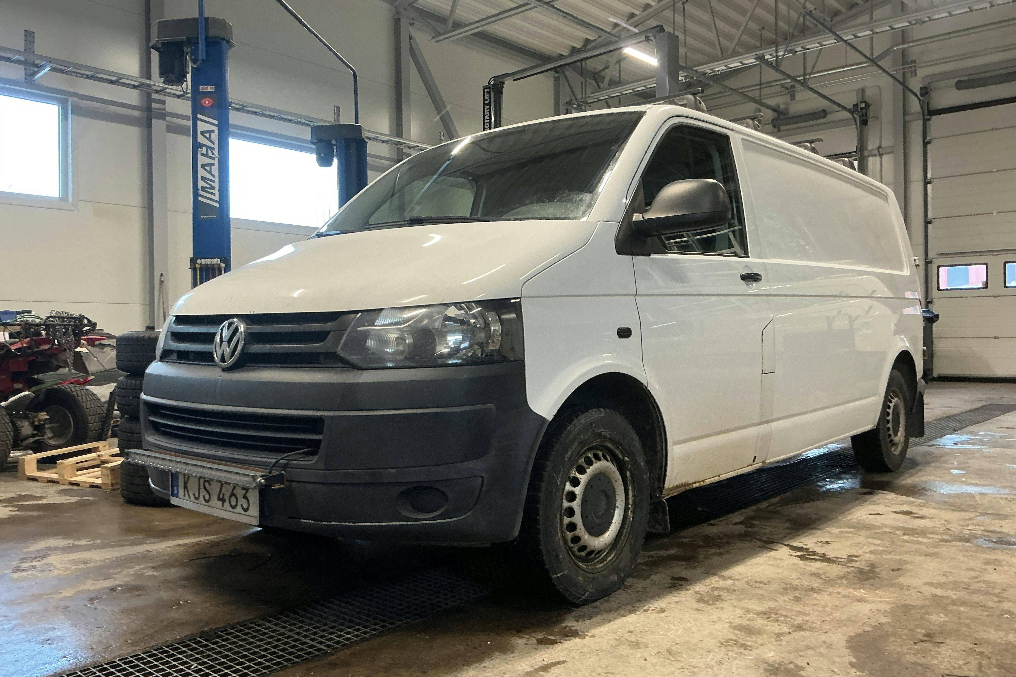 Presentation photo 1 of 15: VW Transporter T5 2.0 TDI (102hk) - 202 670 km - Manual - white - 2015