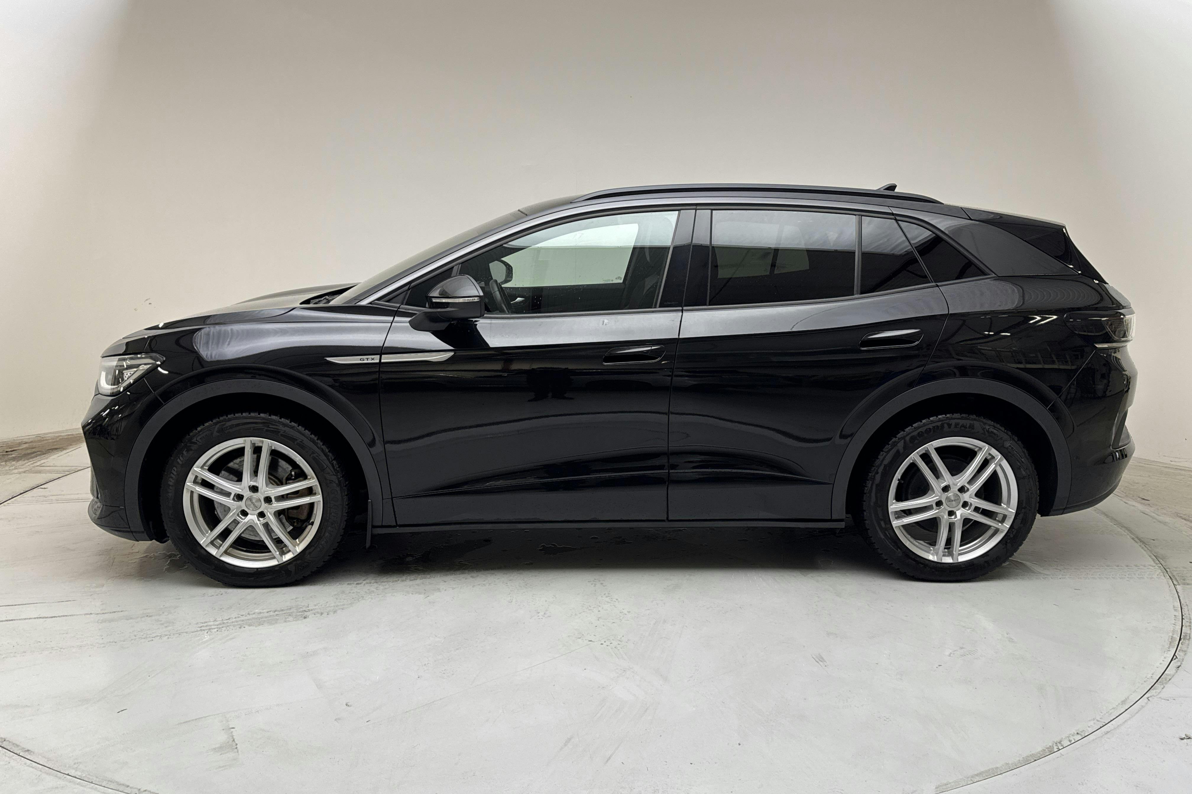 Presentationsfoto 2 av 19: VW ID.4 GTX 77kWh AWD (299hk) - 9 877 mil - Automat - svart - 2022