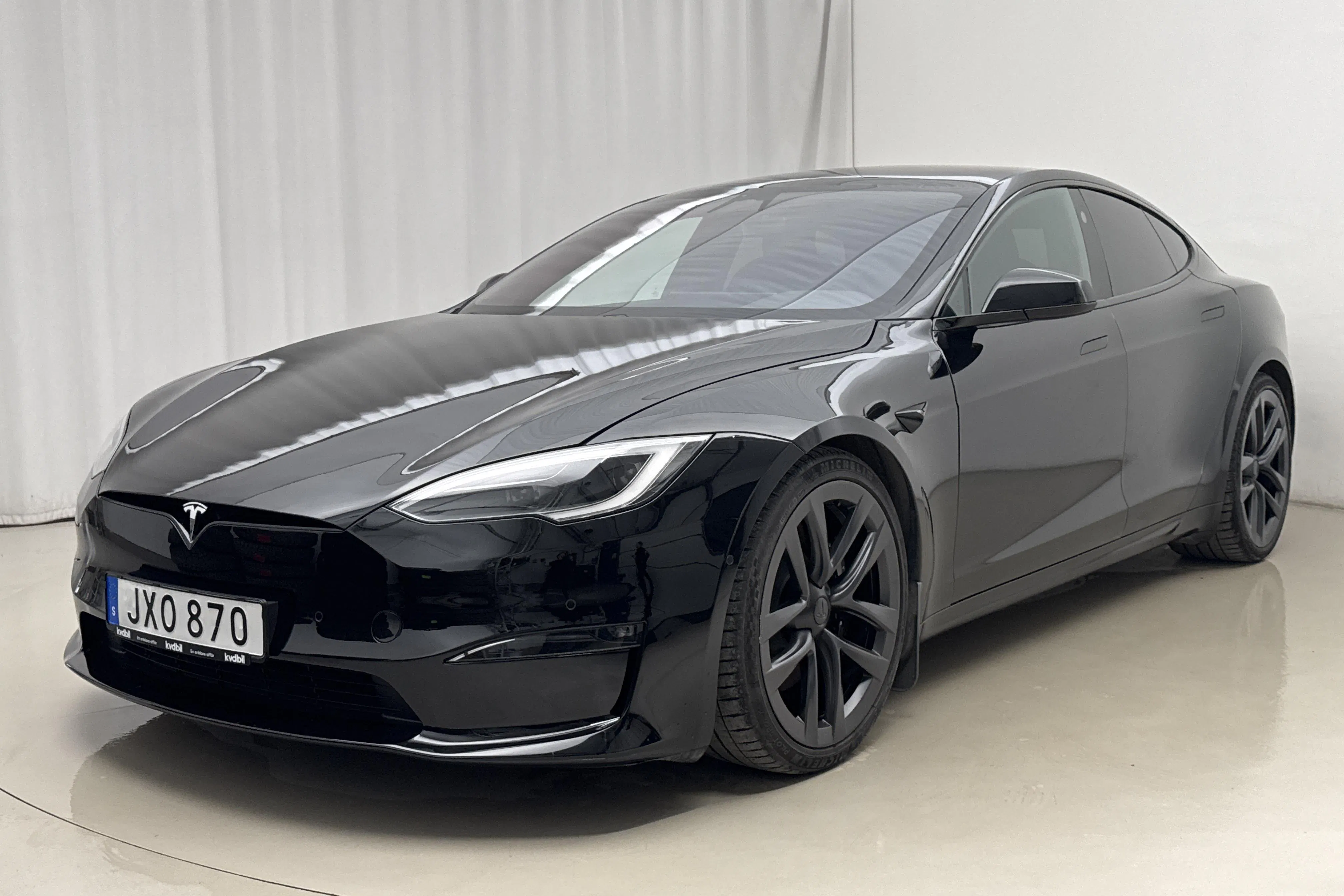 Presentationsfoto 1 av 32: Tesla Model S Plaid AWD - 1 700 mil - Automat - svart - 2023