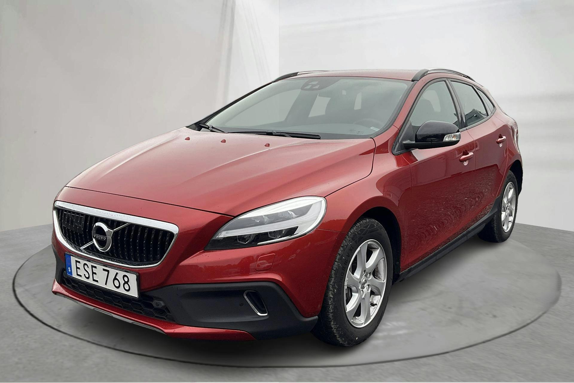 Esitlusfoto 1 aadressil 14: Volvo V40 Cross Country D3 (150hk) - 13 340 km - Automaatne - punane - 2019