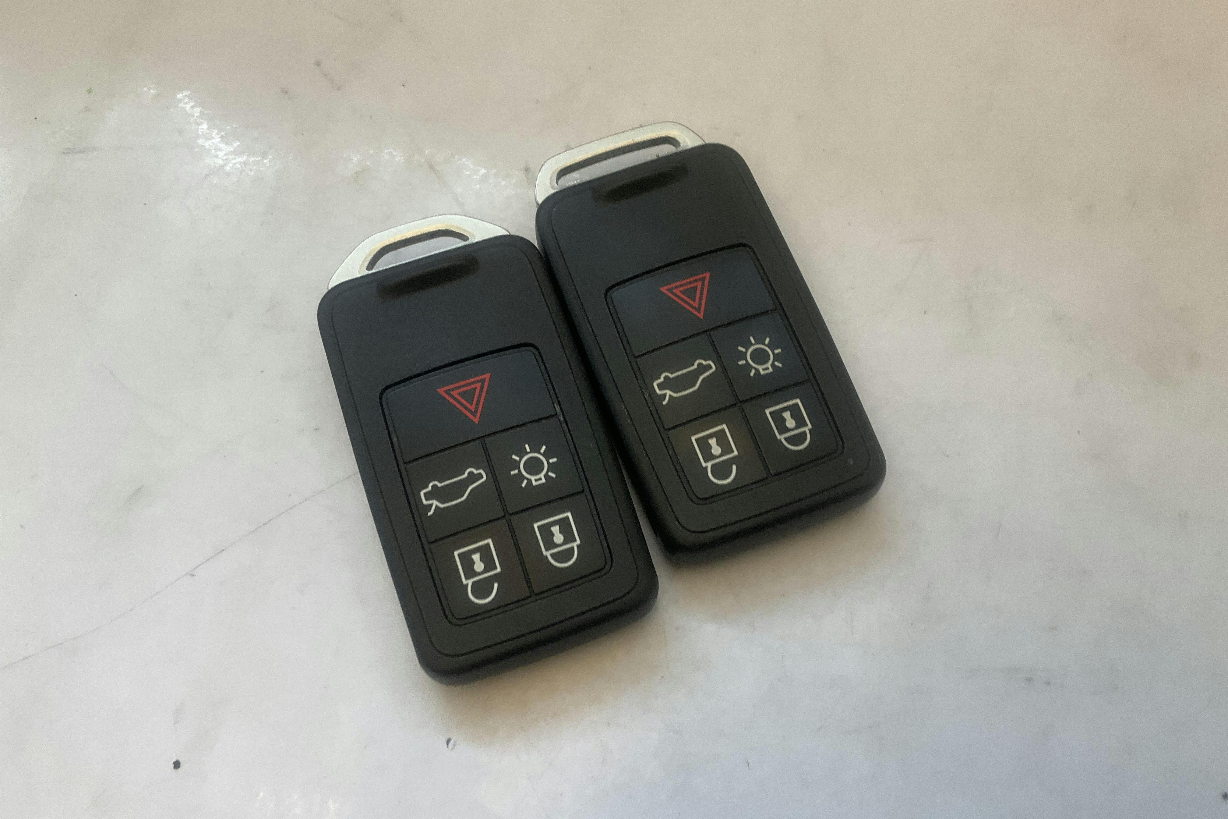 Esitlusfoto 14 aadressil 14: Volvo V40 Cross Country D3 (150hk) - 13 340 km - Automaatne - punane - 2019