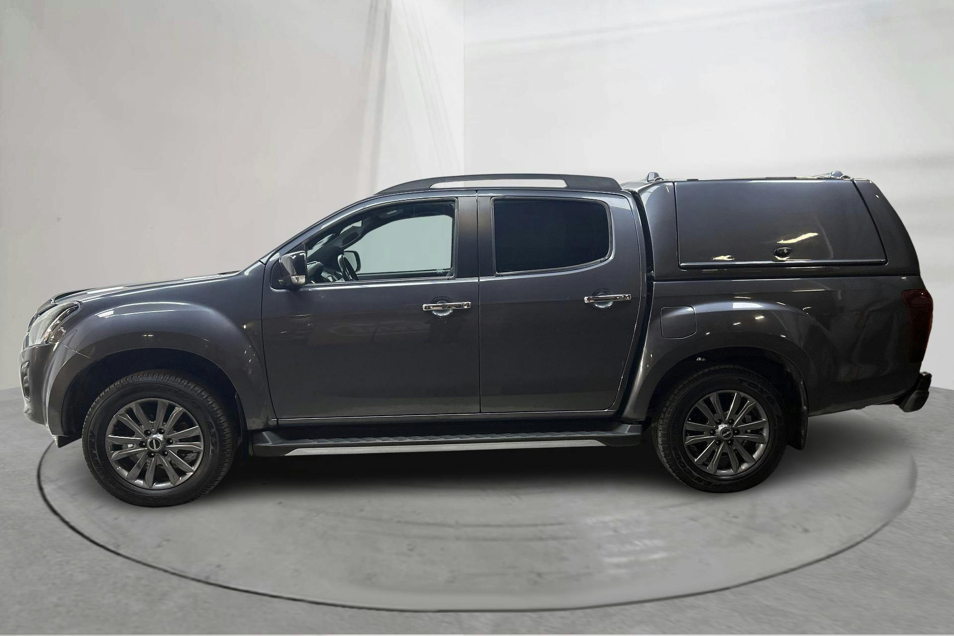 Presentationsfoto 2 av 14: Isuzu D-MAX 1.9 DDI 4WD (163hk) - 5 064 mil - Automat - grå - 2019