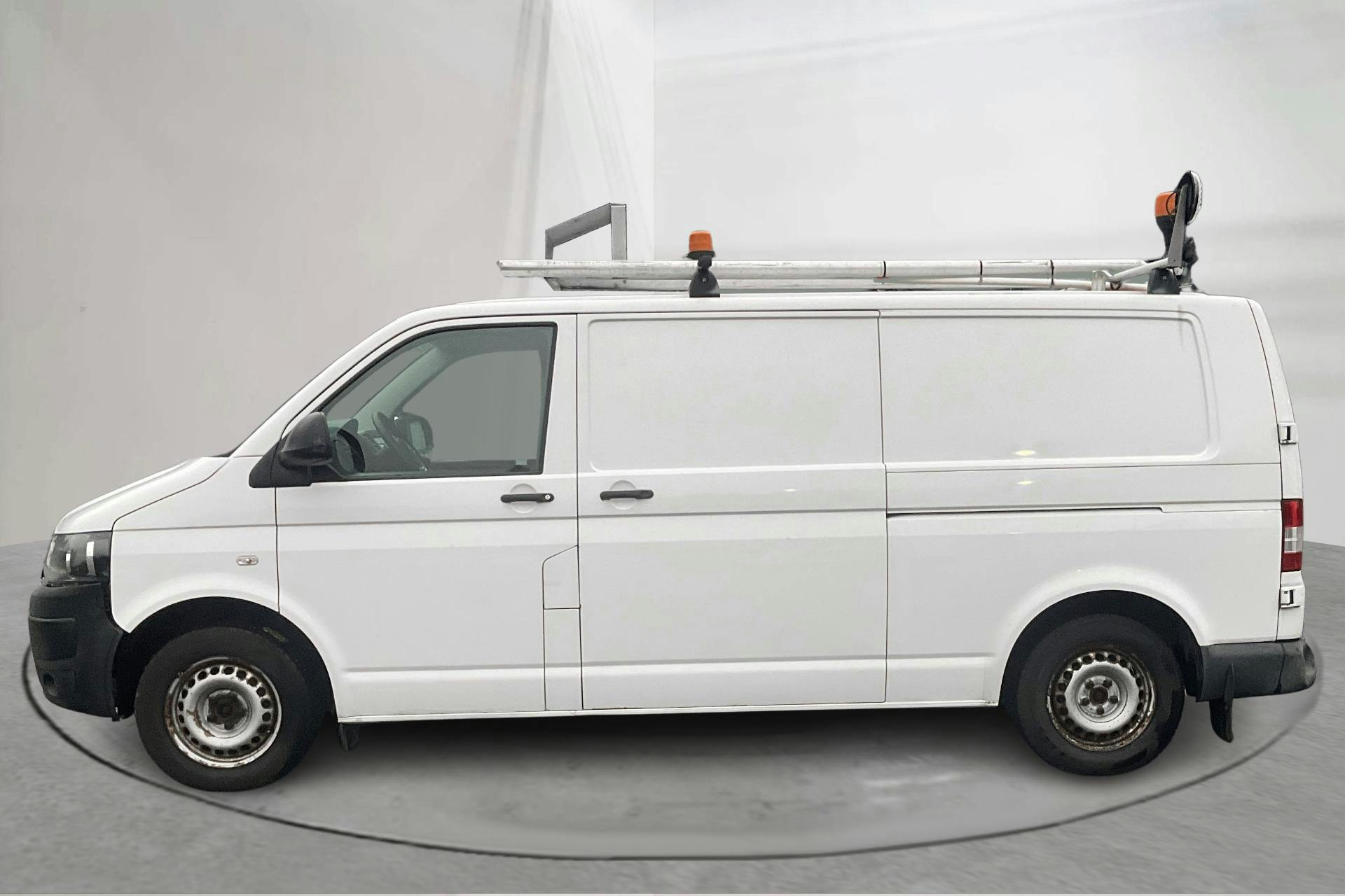 Presentationsfoto 2 av 14: VW Transporter T5 2.0 TDI 4MOTION (140hk) - 22 172 mil - Manuell - vit - 2015