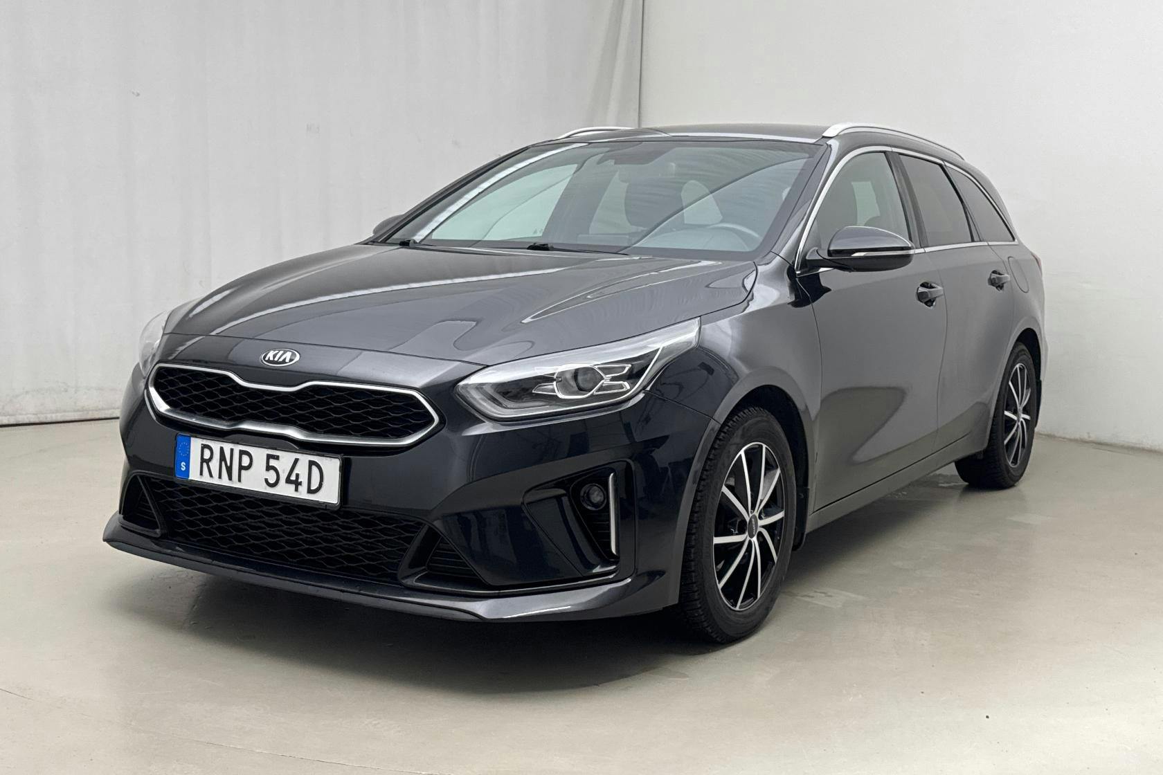 Presentationsfoto 1 av 20: KIA Ceed 1.4 T-GDi SW (140hk) - 9 649 mil - Automat - svart - 2019