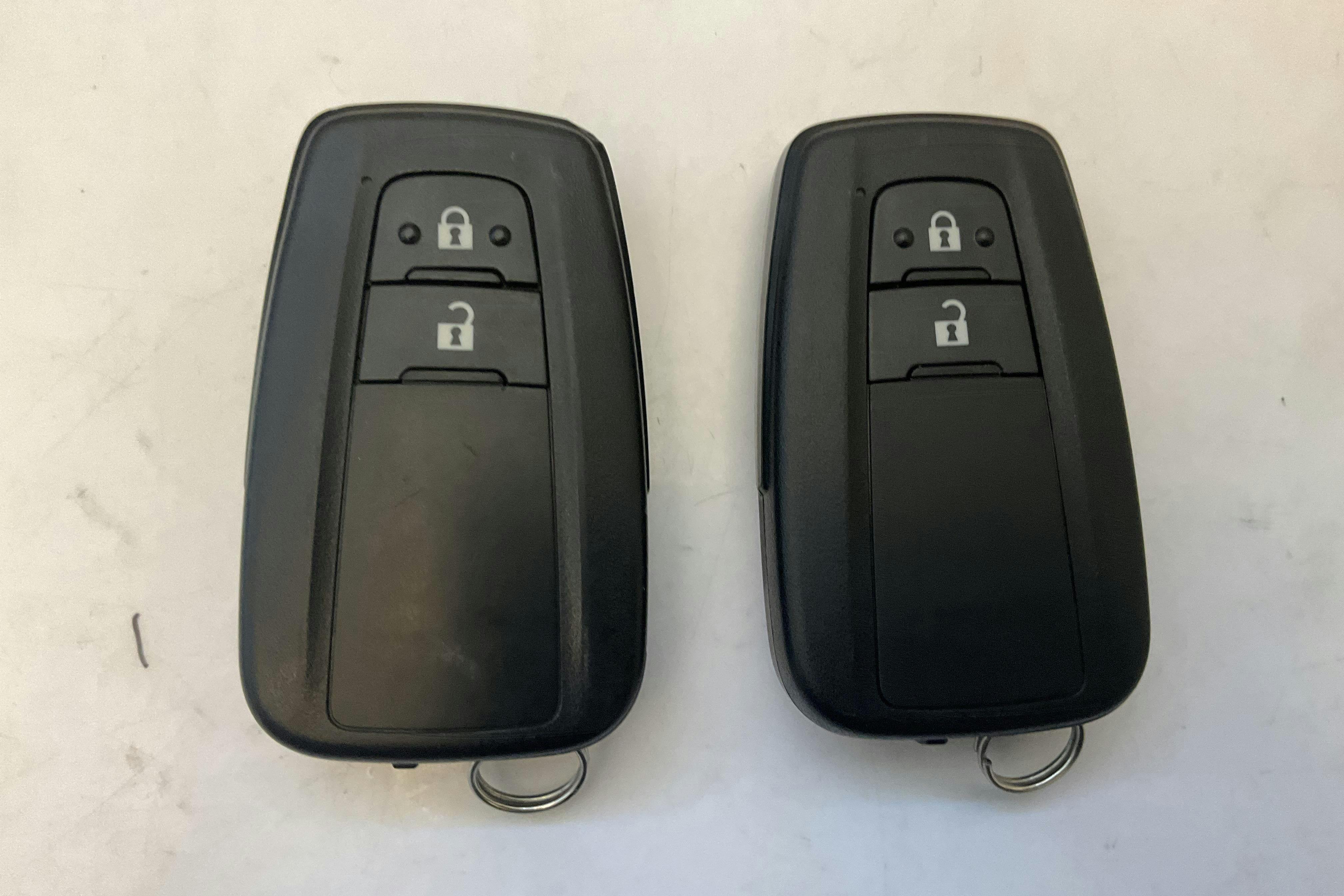 Esitlusfoto 14 aadressil 14: Toyota C-HR 2.0 HSD (184hk) - 60 070 km - Automaatne - valge - 2021