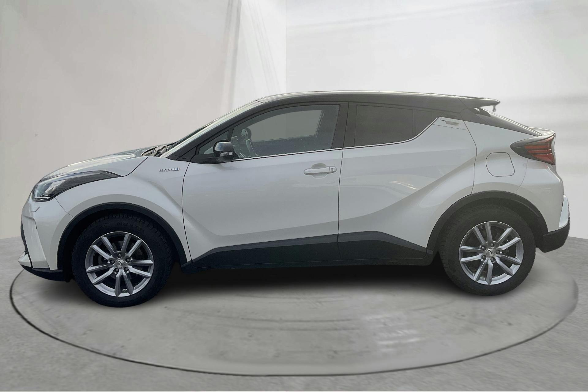 Esitlusfoto 2 aadressil 14: Toyota C-HR 2.0 HSD (184hk) - 60 070 km - Automaatne - valge - 2021