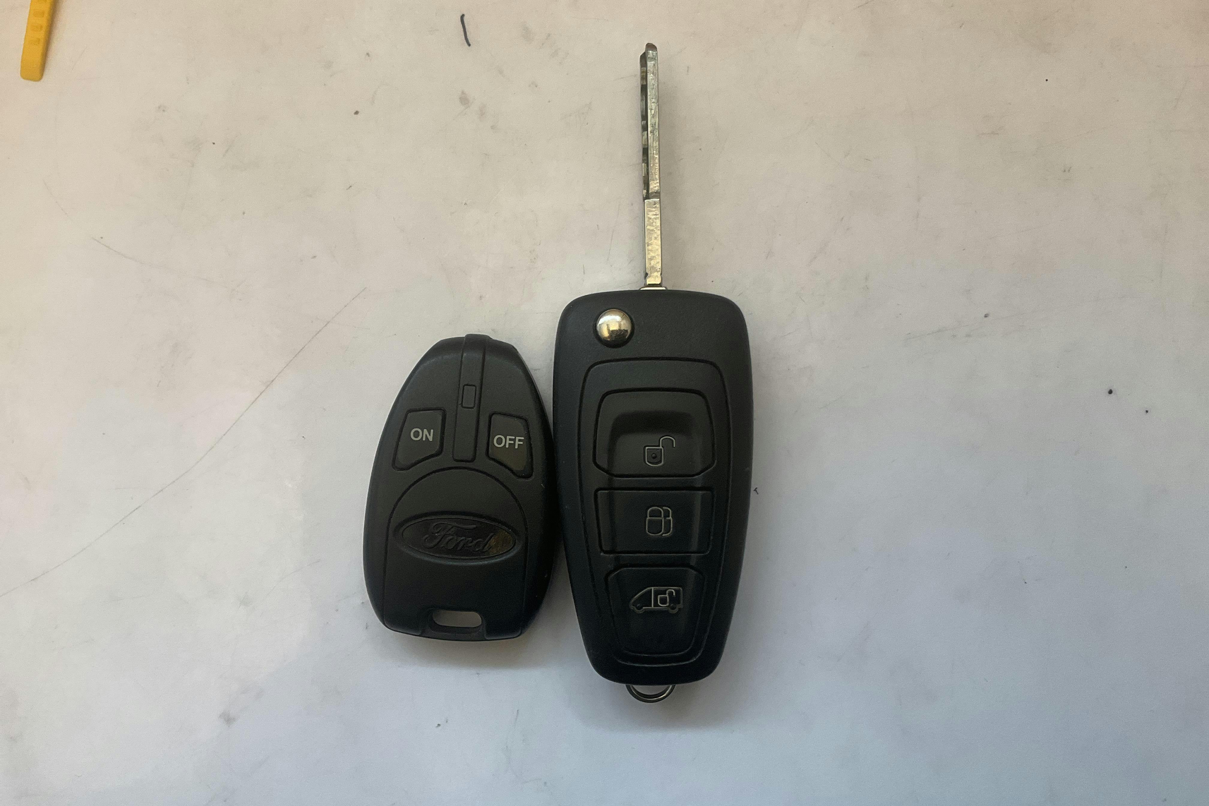 Presentationsfoto 13 av 13: Ford Transit 350 2.0 TDCi AWD Skåp (130hk) - 20 079 mil - Manuell - vit - 2018