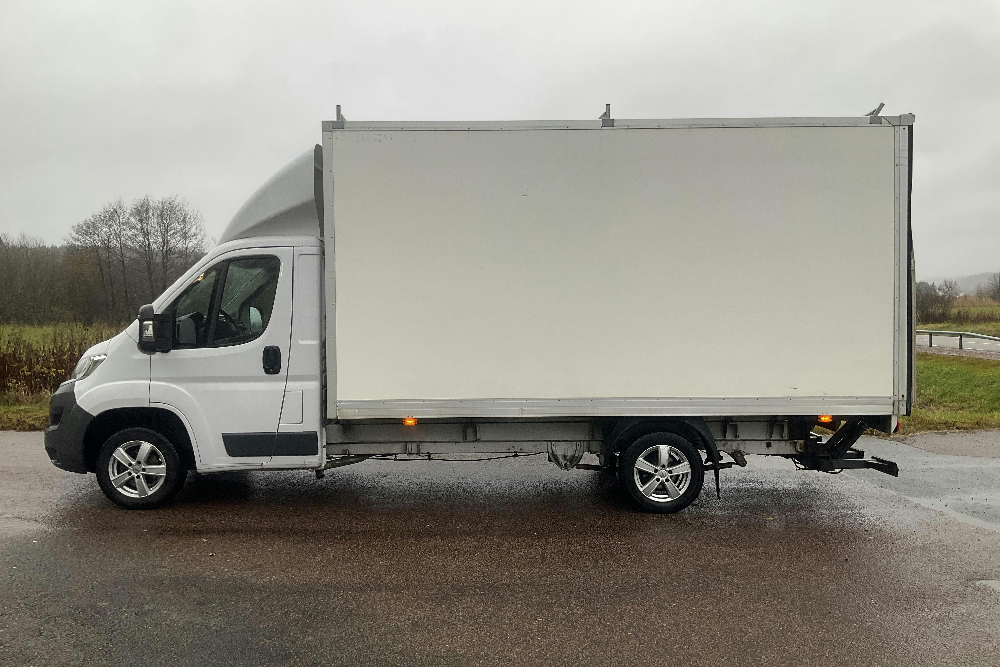 Presentationsfoto 2 av 11: Fiat Ducato 35 2.3 Multijet Volymskåp  (130hk) - 17 035 mil - Manuell - vit - 2017