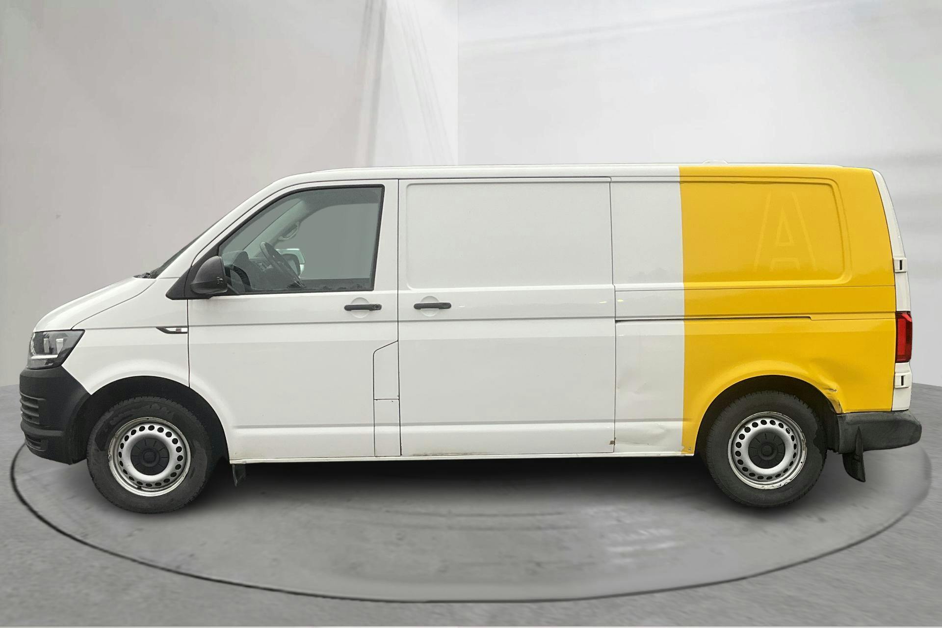 Presentationsfoto 2 av 12: VW Transporter T6 2.0 TDI BMT Skåp (150hk) - 17 655 mil - Automat - vit - 2019