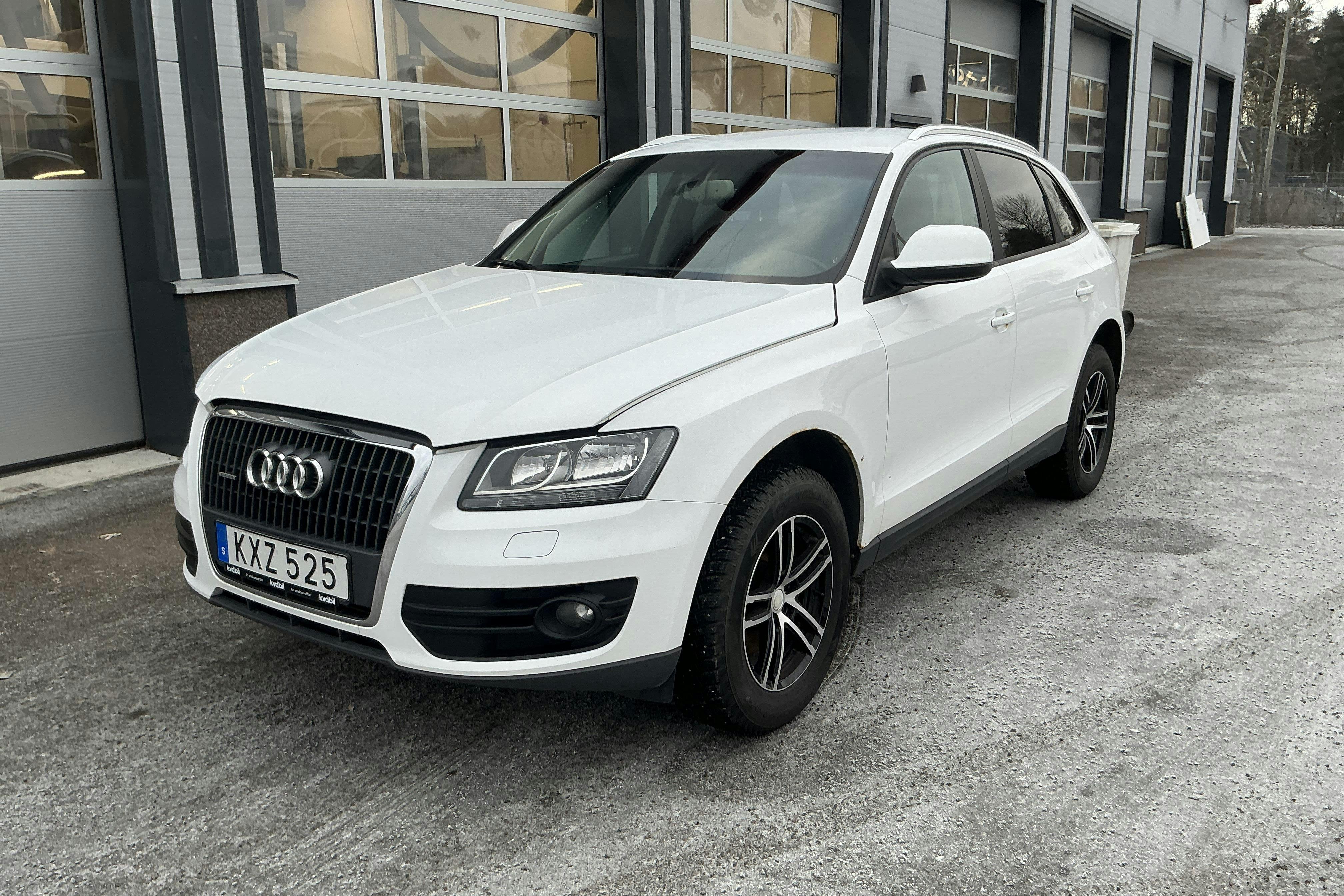 Presentation photo 1 of 11: Audi Q5 2.0 TDI quattro (170hk) - 268 950 km - Manual - white - 2011