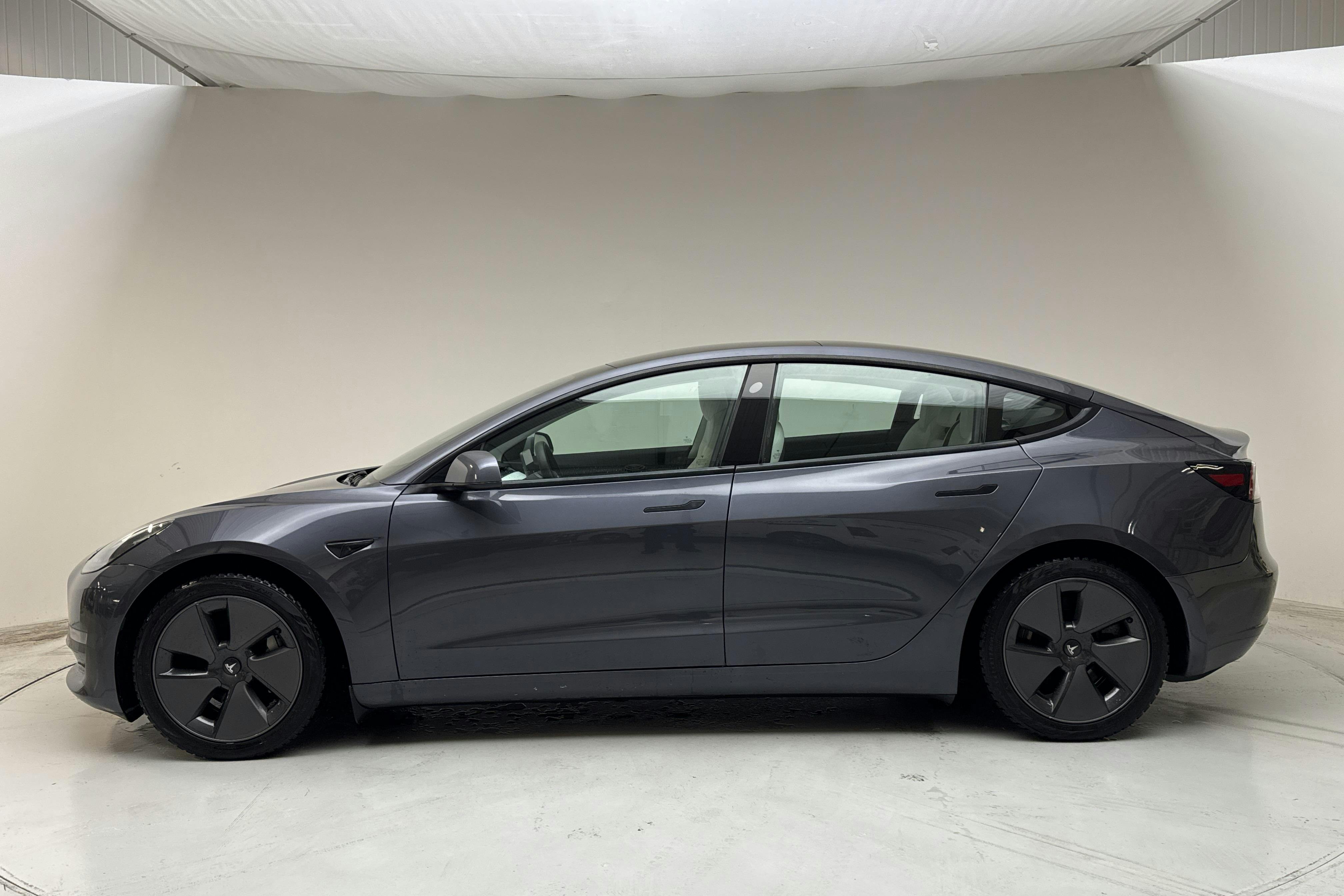 Esittelykuva 2 osoitteesta 18: Tesla Model 3 Long Range Dual Motor AWD - 91 260 km - Automaattinen - harmaa - 2021