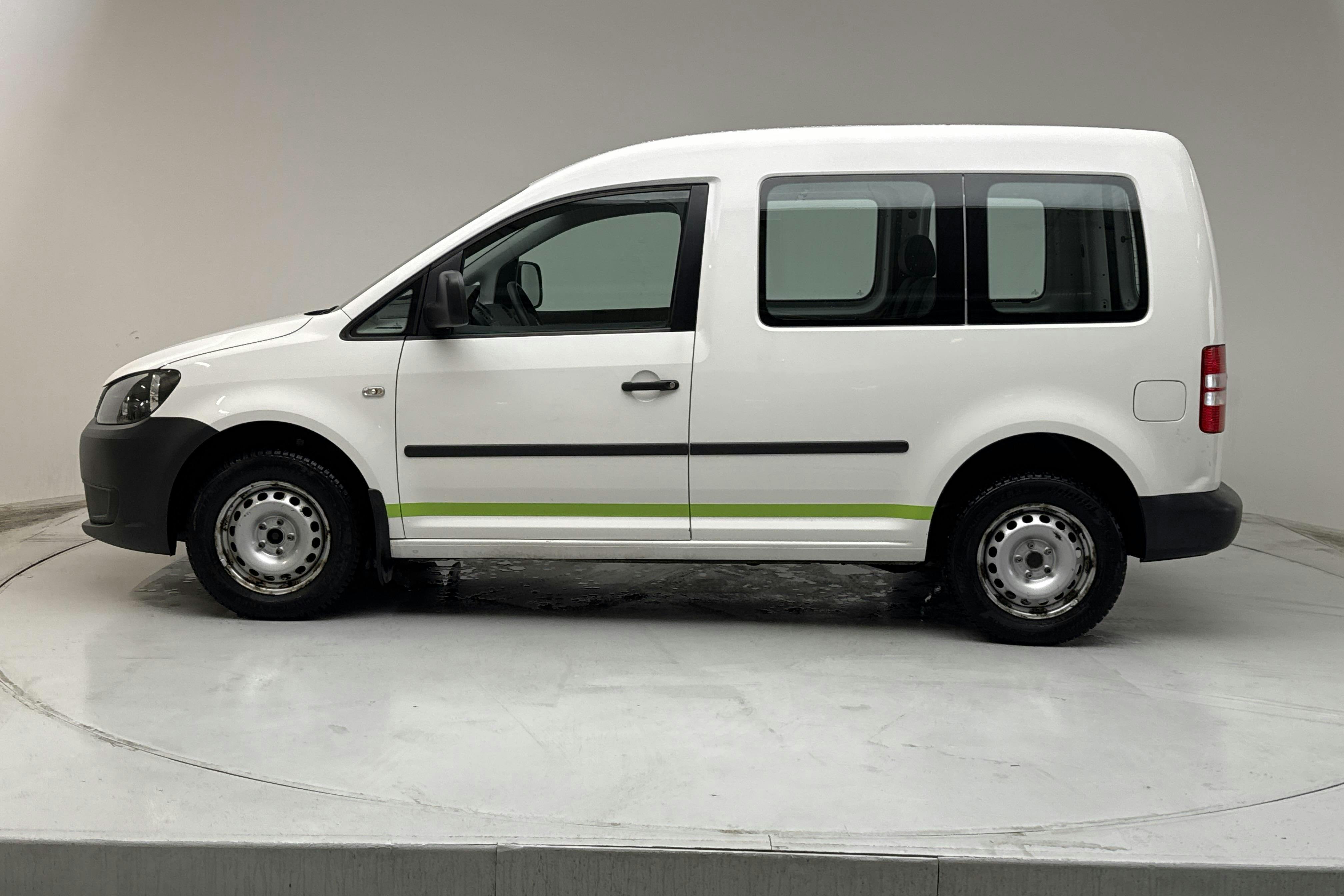 Presentationsfoto 2 av 13: VW Caddy Life 2.0 EcoFuel (109hk) - 13 283 mil - Manuell - vit - 2015
