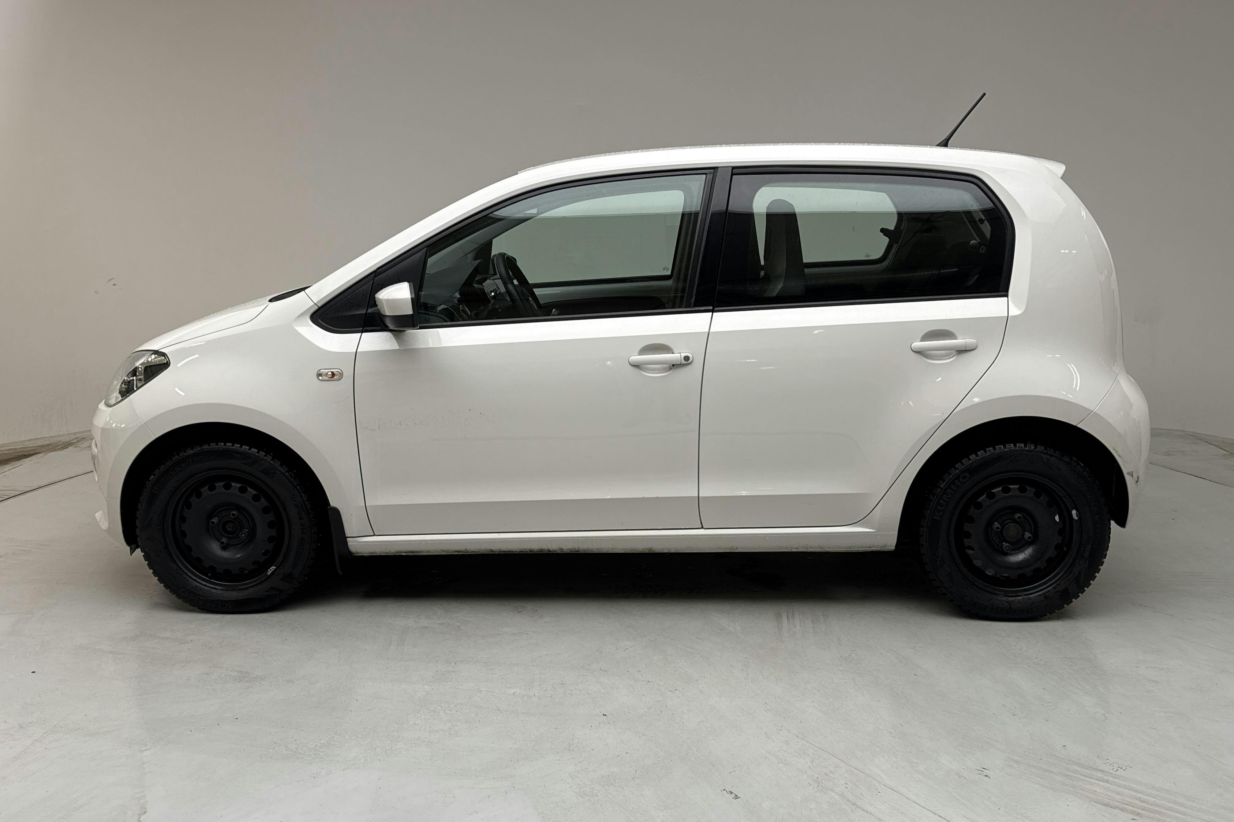 Presentationsfoto 2 av 12: VW up! 1.0 5dr CNG (68hk) - 3 248 mil - Manuell - vit - 2016