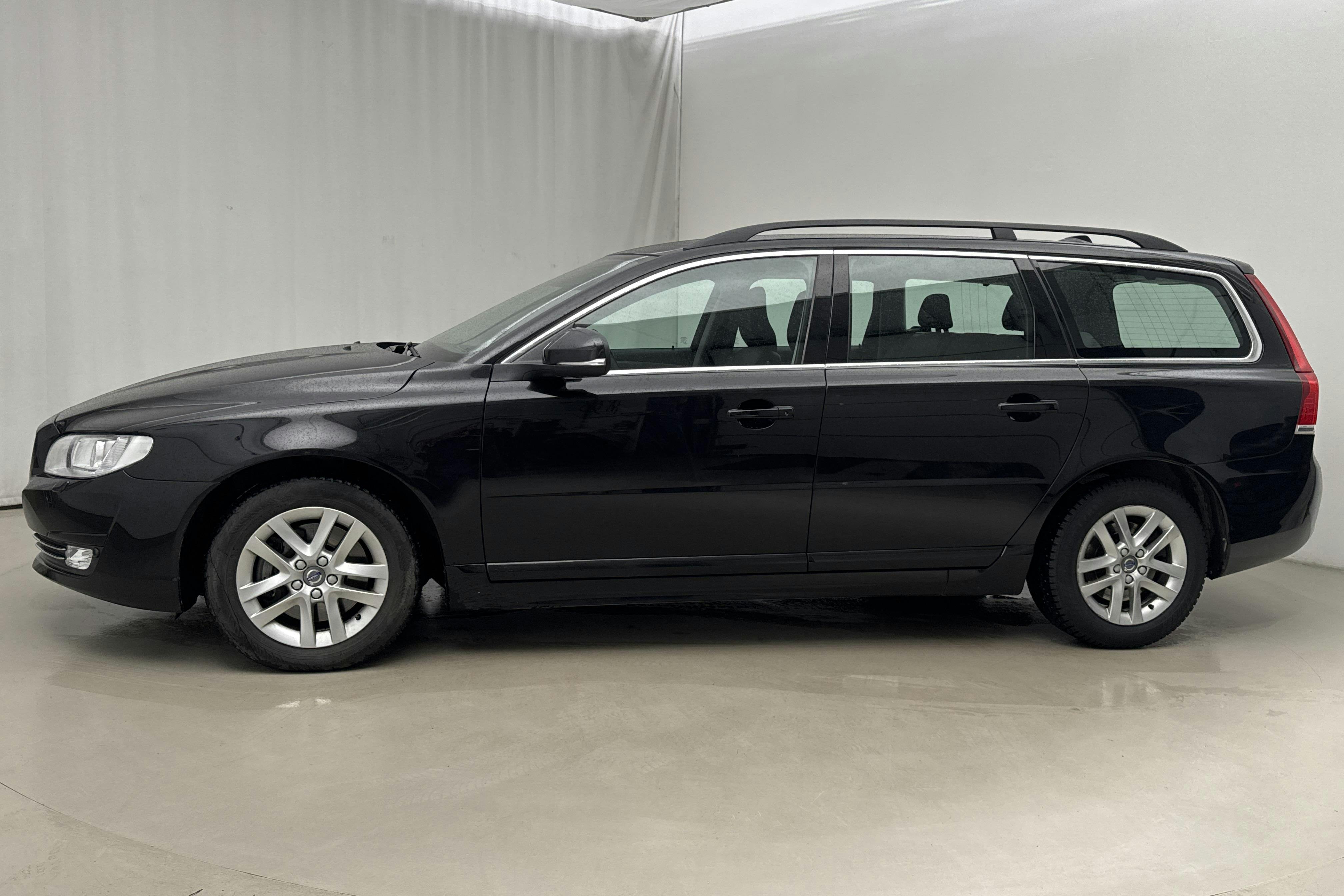 Presentationsfoto 2 av 18: Volvo V70 II D4 AWD (181hk) - 7 212 mil - Automat - svart - 2016